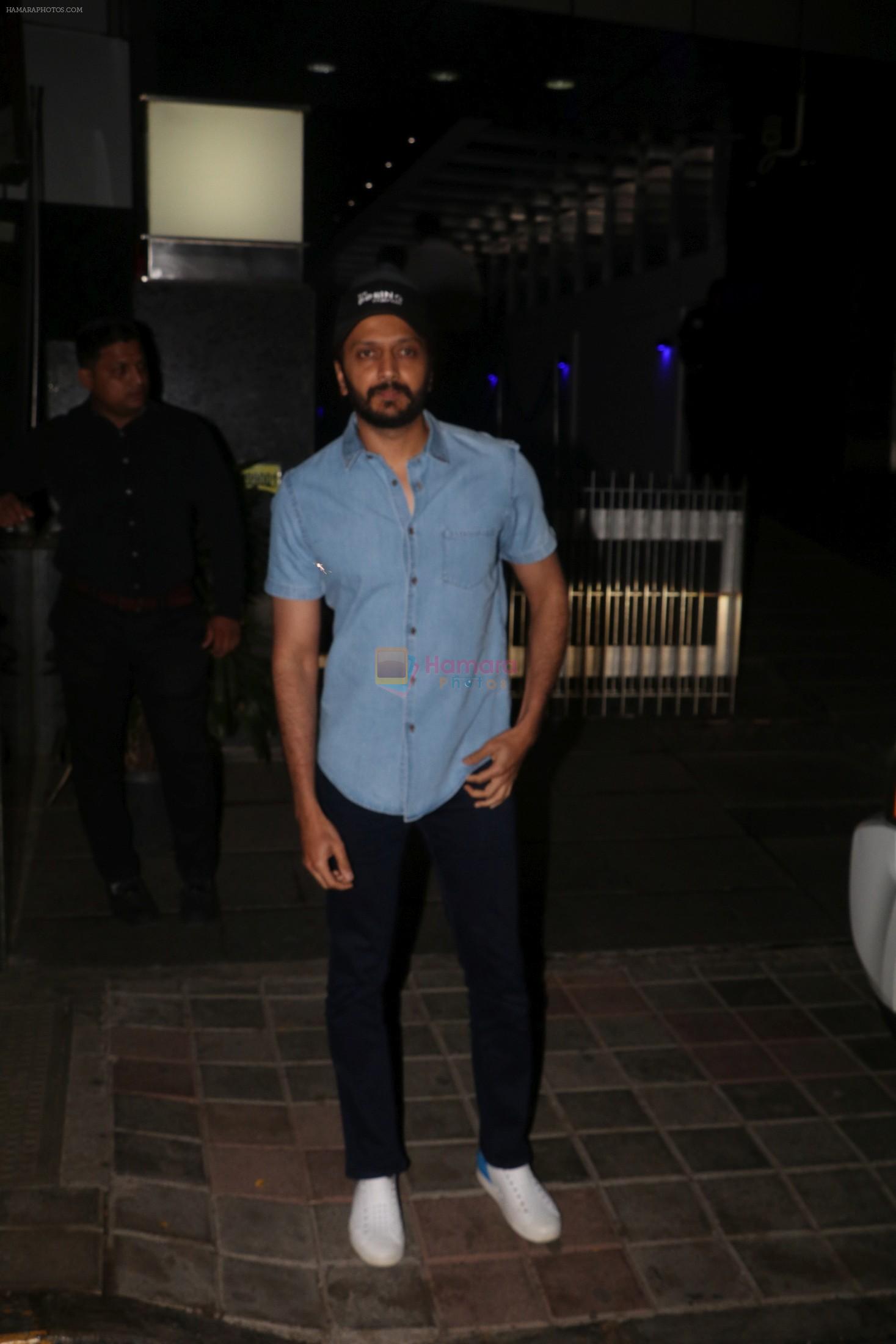 Riteish Deshmukh Spotted At A Restaurant In Bandra on 6th April 2018