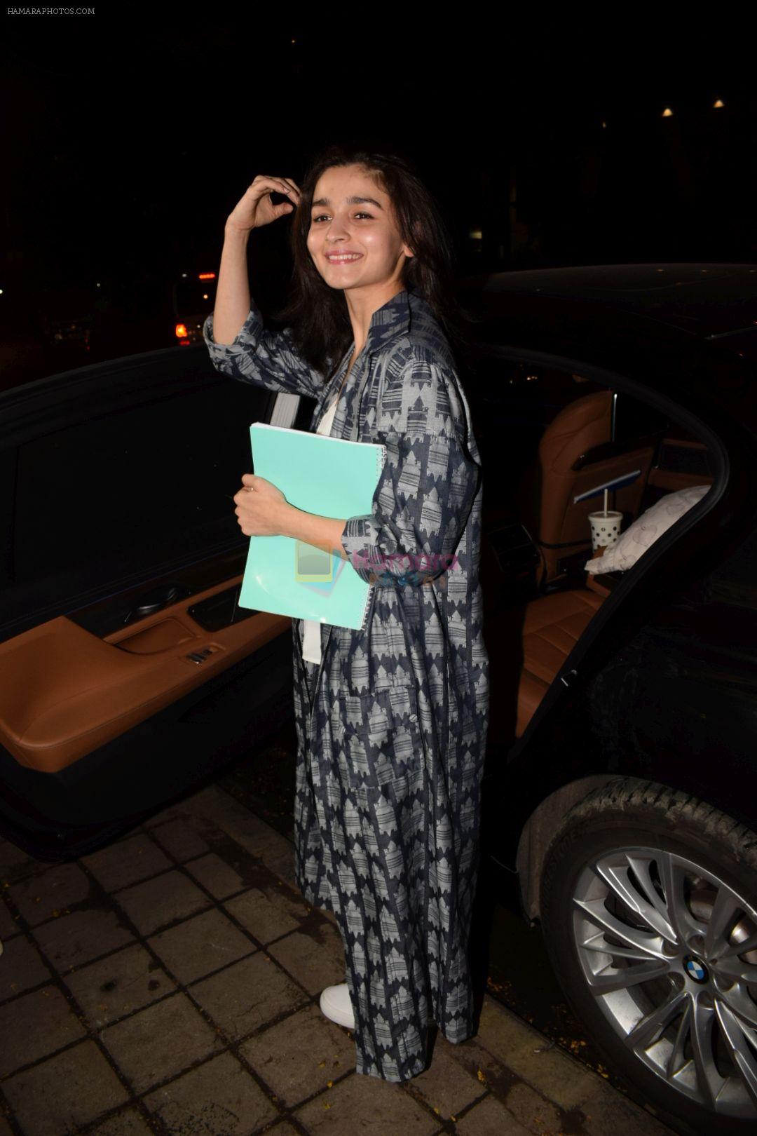 Alia Bhatt spotted at Kromkay salon in juhu, mumbai on 17th April 2018