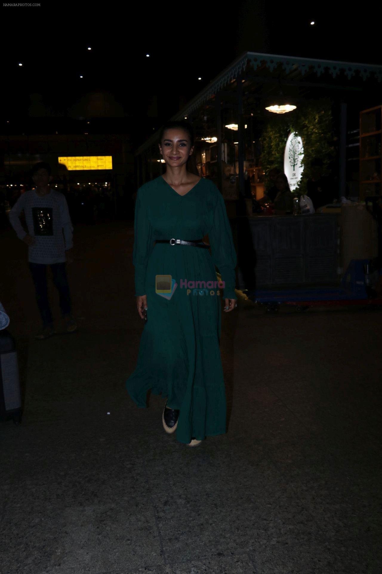 Patralekha Spotted At Airport on 17th April 2018