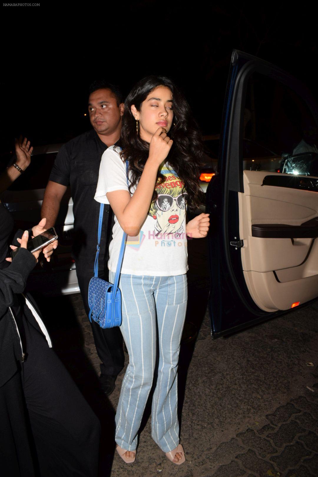 Janhvi Kapoor Spotted At Bastian In Bandra on 27th April 2018