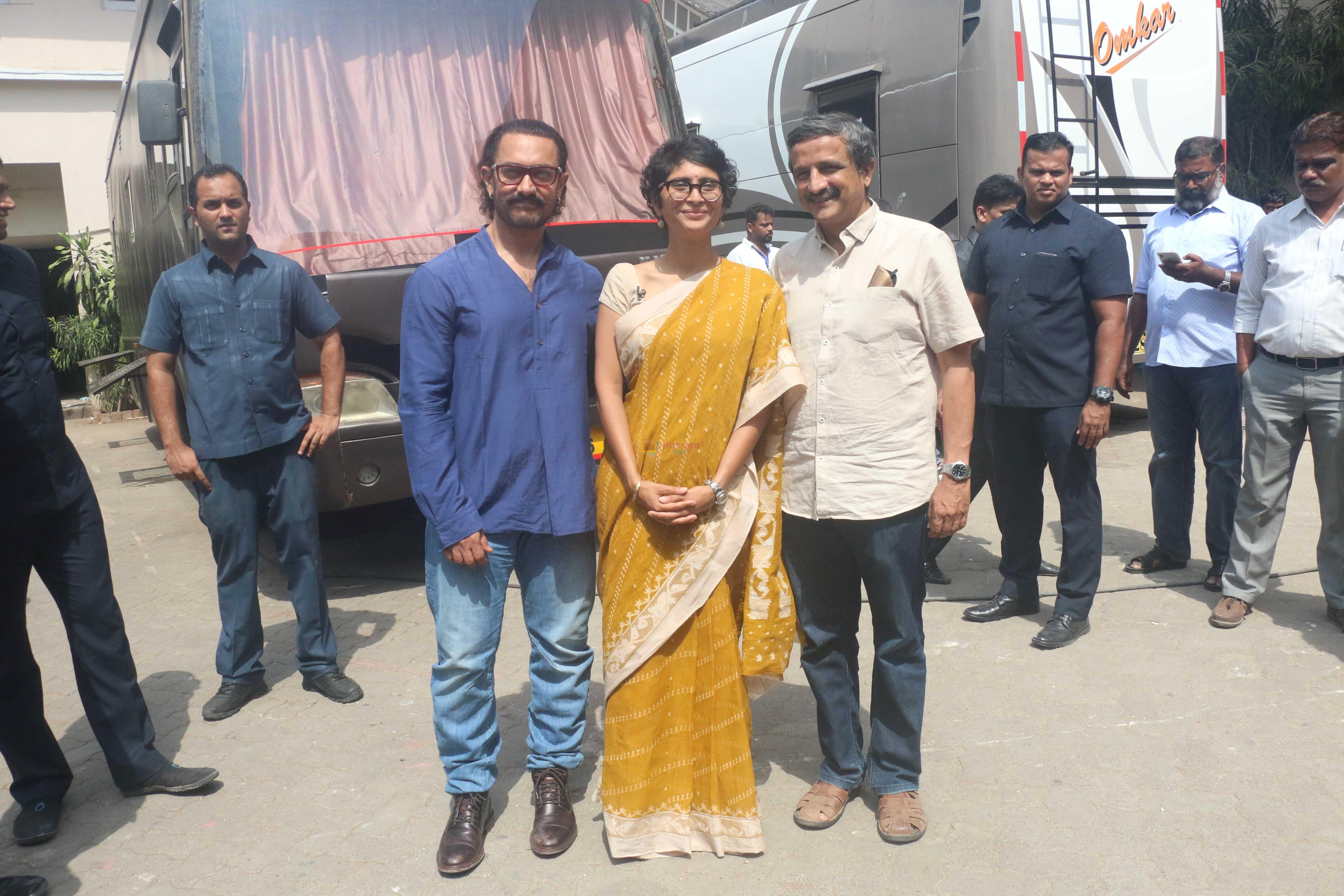 Aamir Khan, Kiran Rao spotted at Mehboob Studio in bandra on 24th May 2018