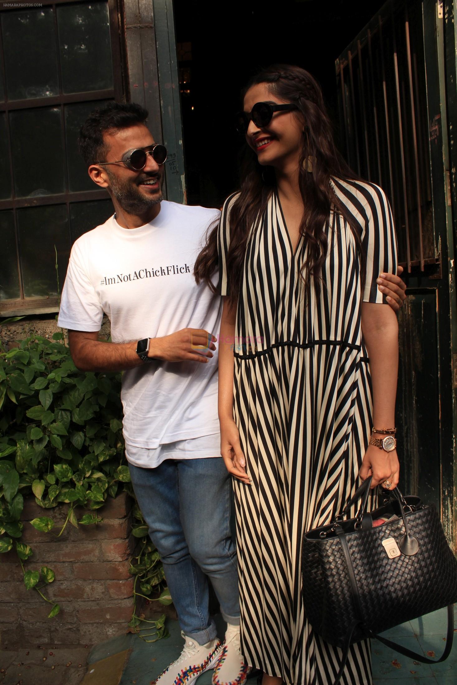 sonam Kapoor and Anand Ahuja spotted at pali vilage cafe on 1st June 2018