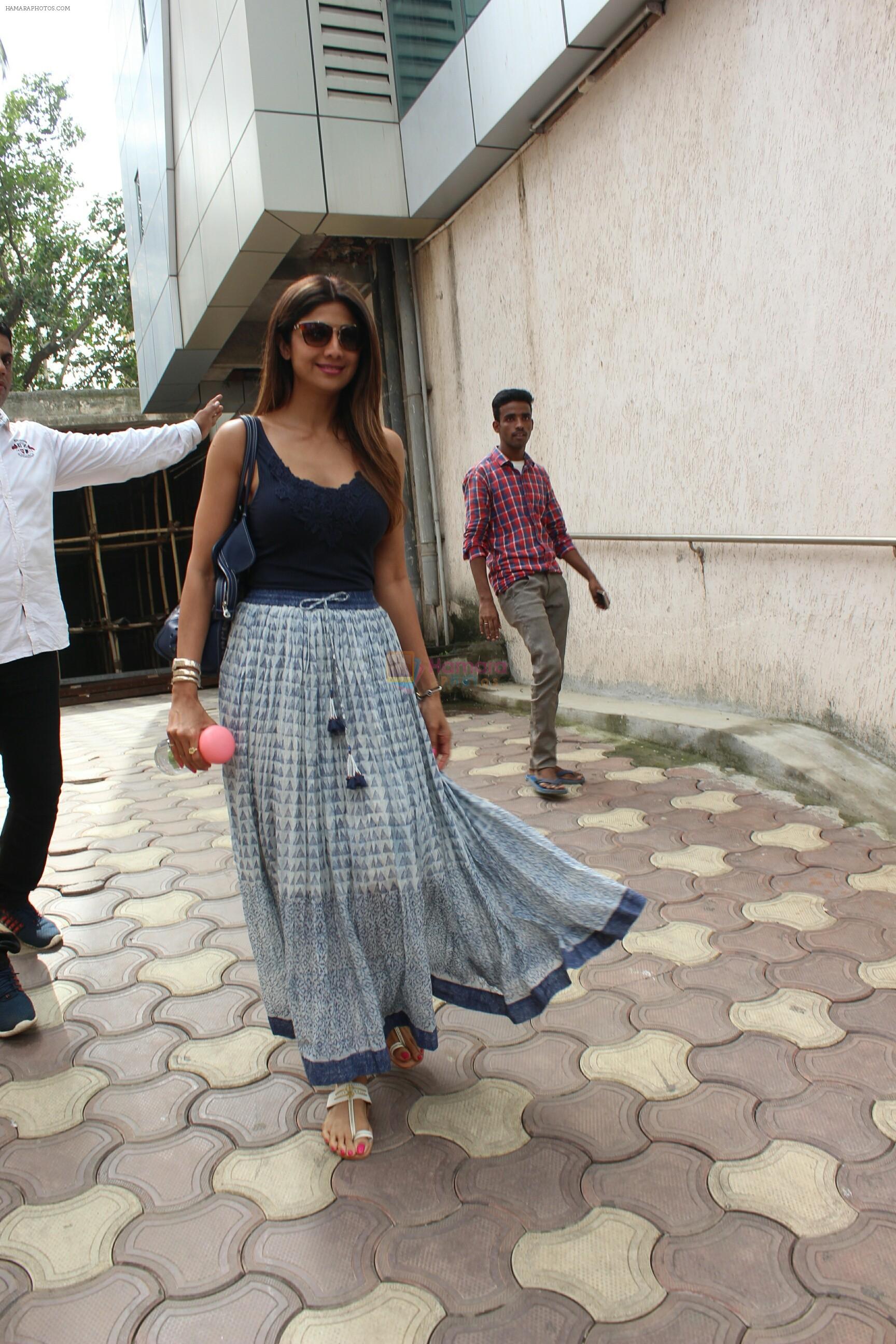 Shilpa Shetty spotted at bandra on 11th June 2018