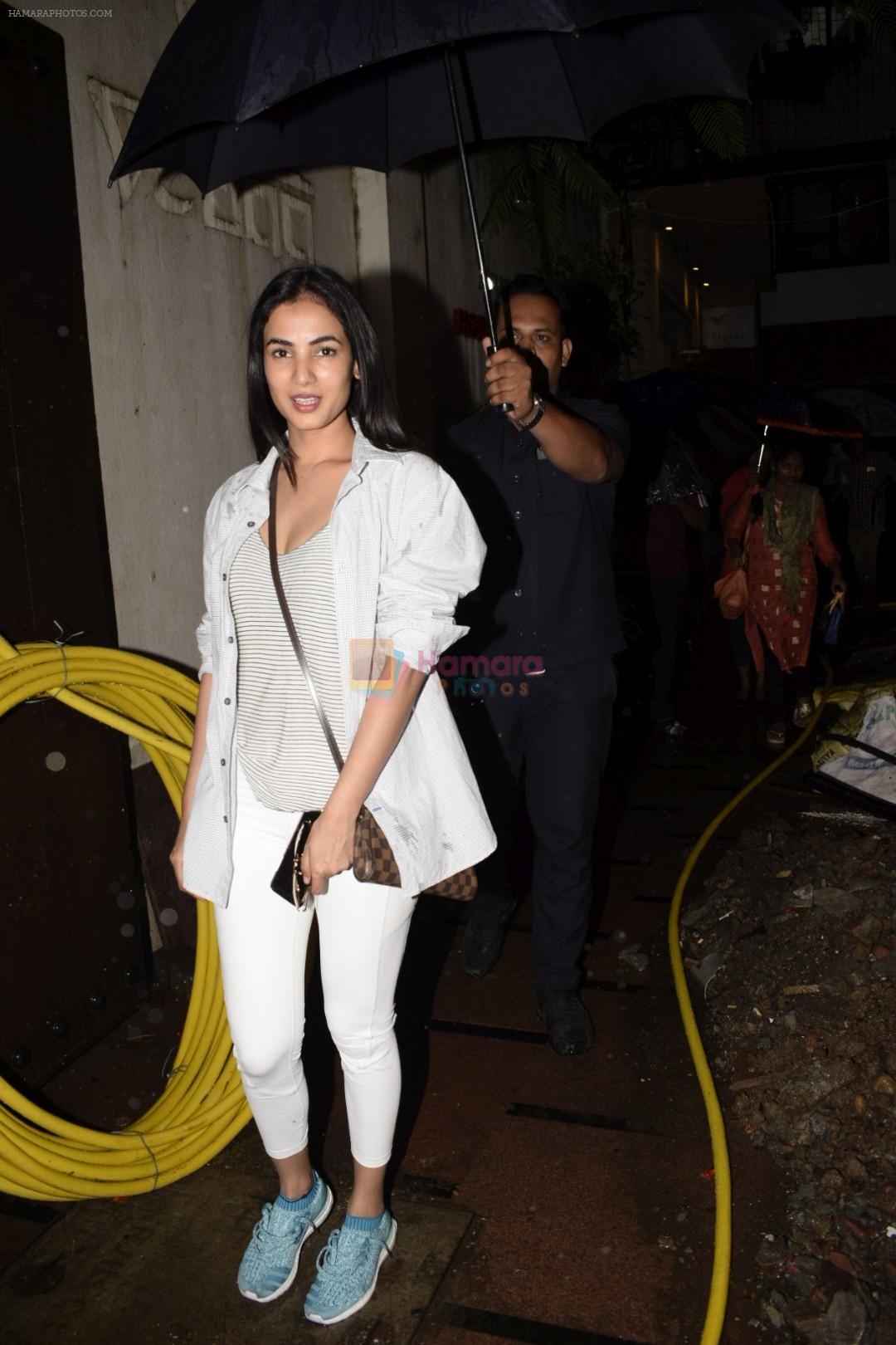 Sonal Chauhan spotted at juhu on 23rd June 2018