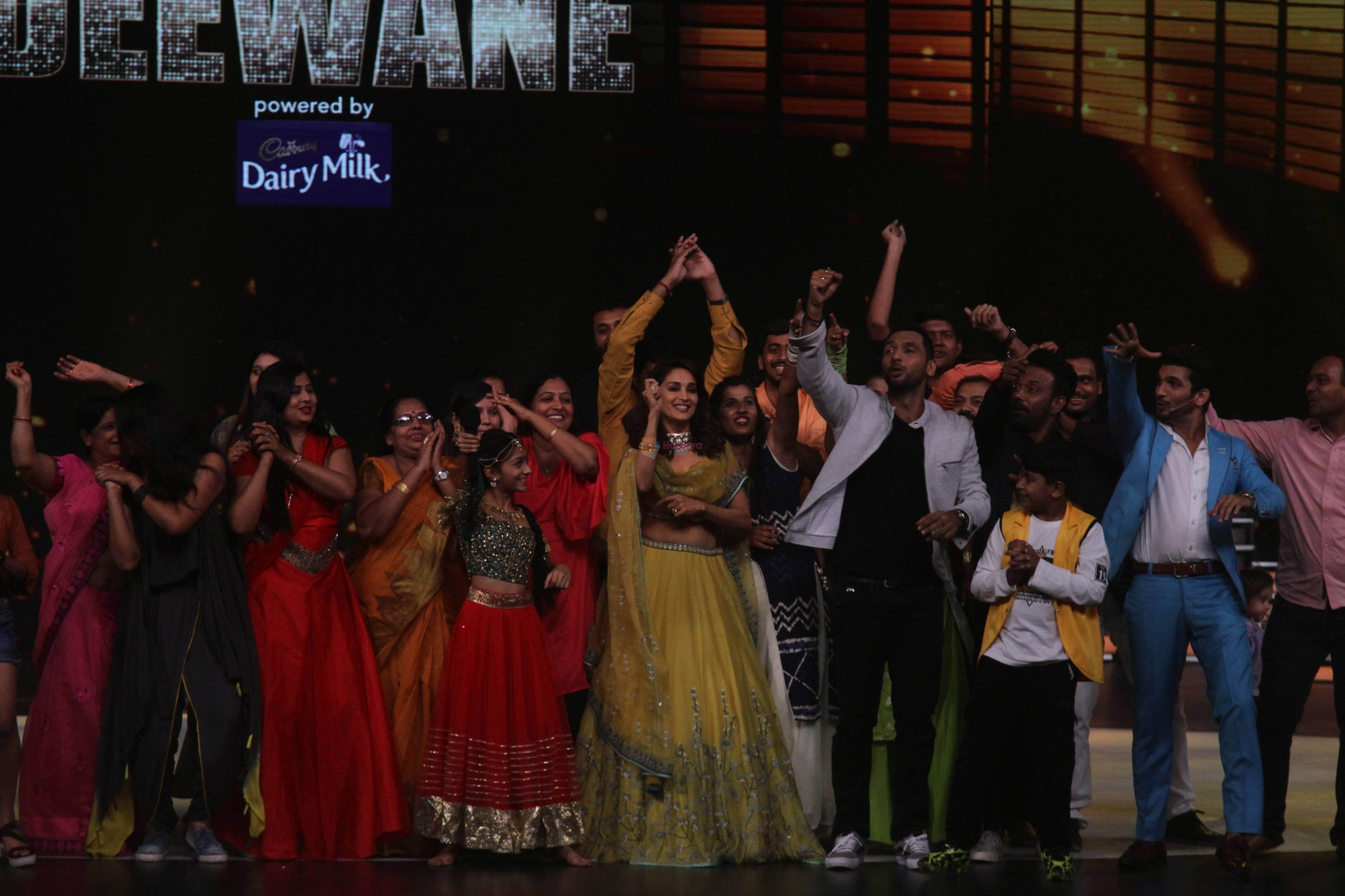 Madhuri Dixit on the sets of Color's Dance Deewane in Filmcity, Goregaon , Mumbai on 25th June 2018