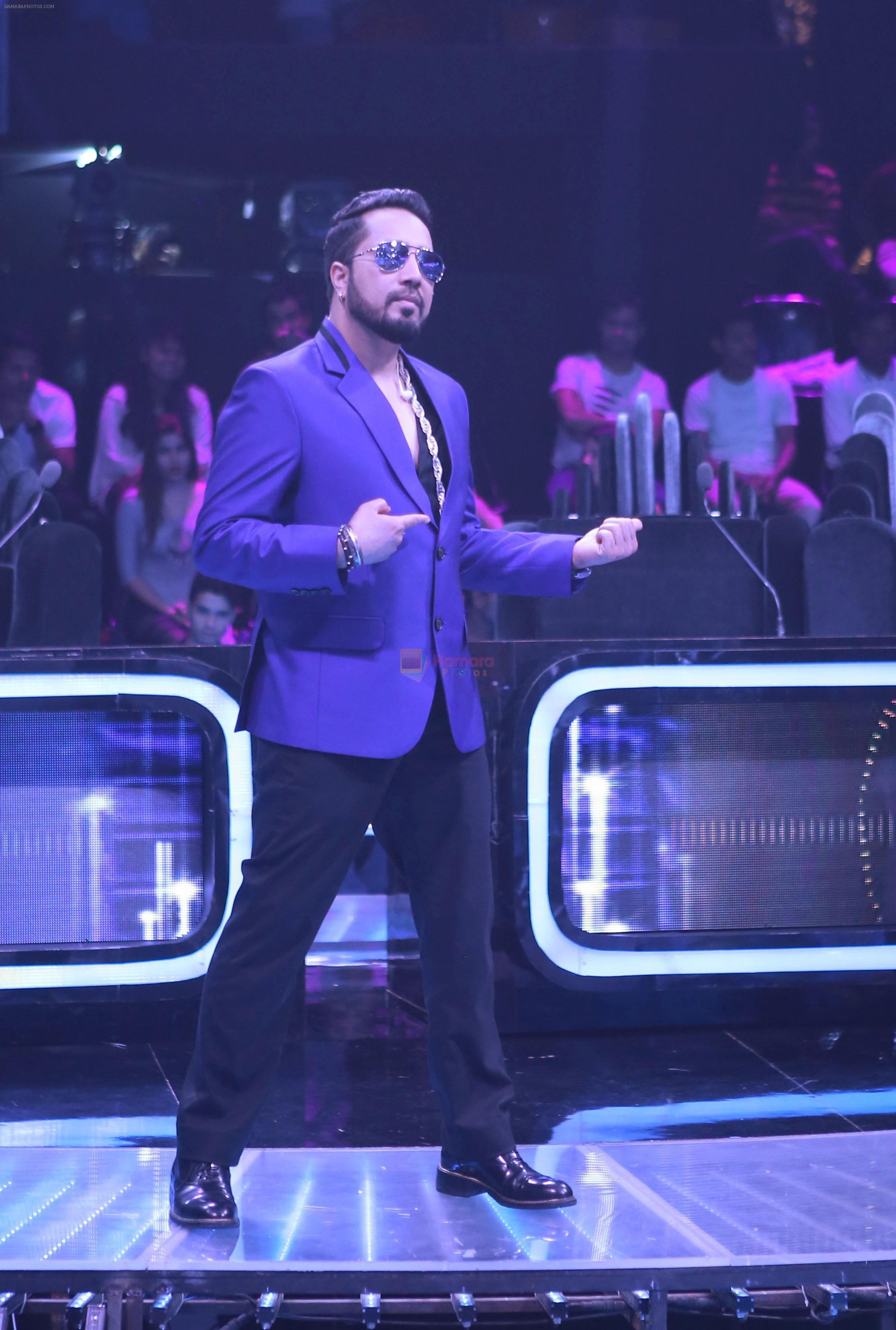 Mika Singh on the sets of Star Plus's Dil Hai Hindustani 2 at filmcity on 23rd July 2018