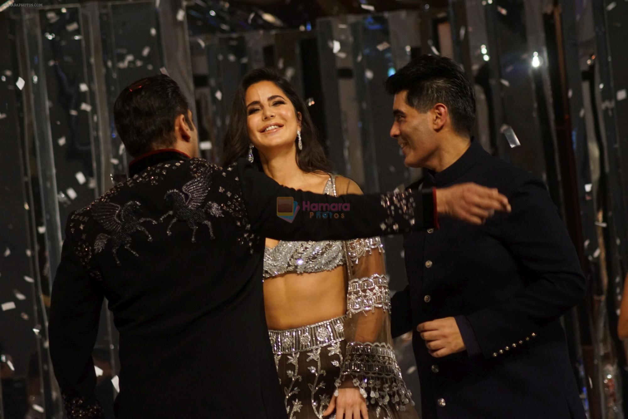 Salman Khan, Katrina Kaif at Red Carpet for Manish Malhotra new collection Haute Couture on 1st Aug 2018