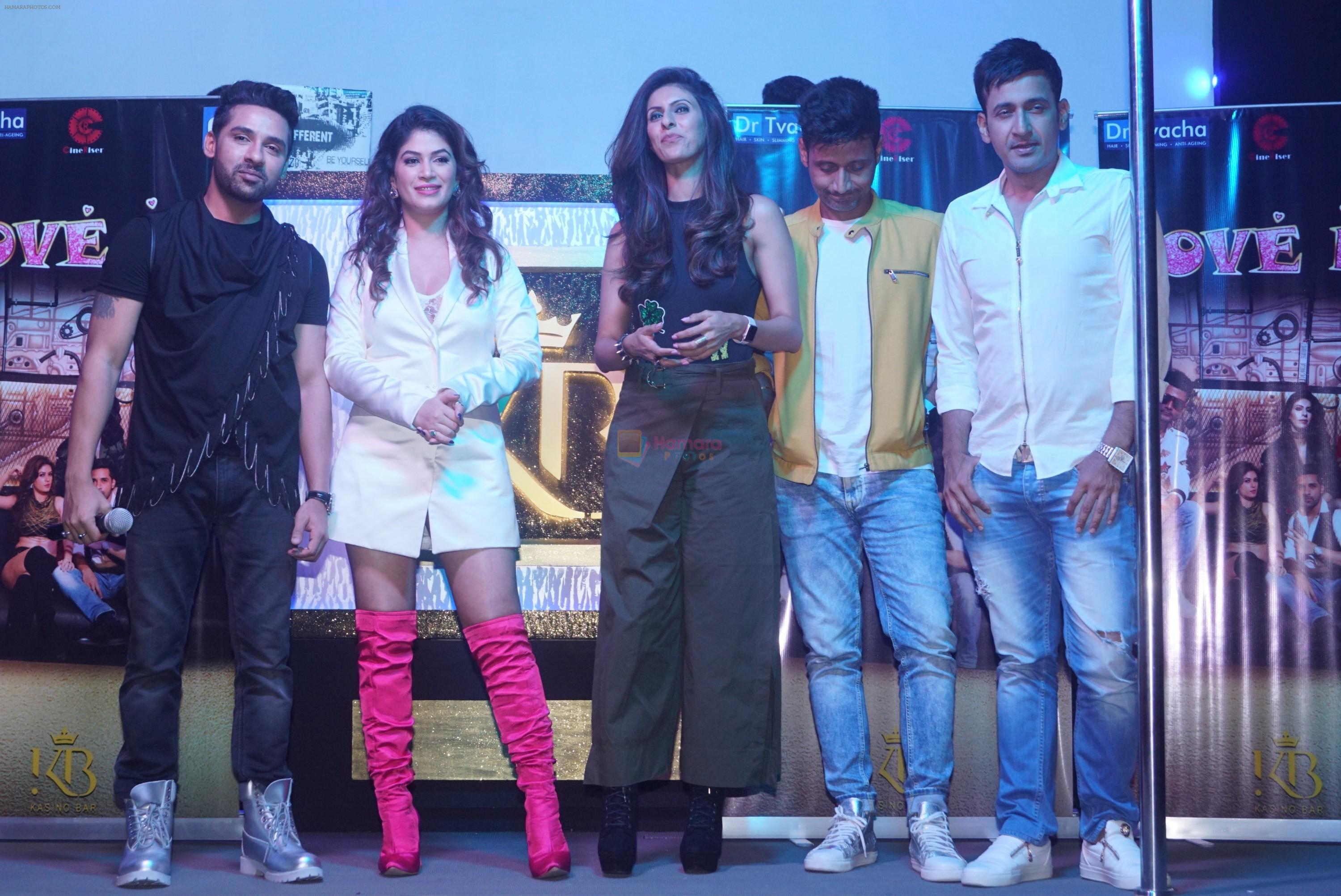 Khushboo Grewal, Puneesh Sharma, Bandgi Kalra, Manmeet Gulzar, Harmeet Gulzar at the launch of Kasino Bar and Launch of Meet Bros song Love Me on 6th Aug 2018
