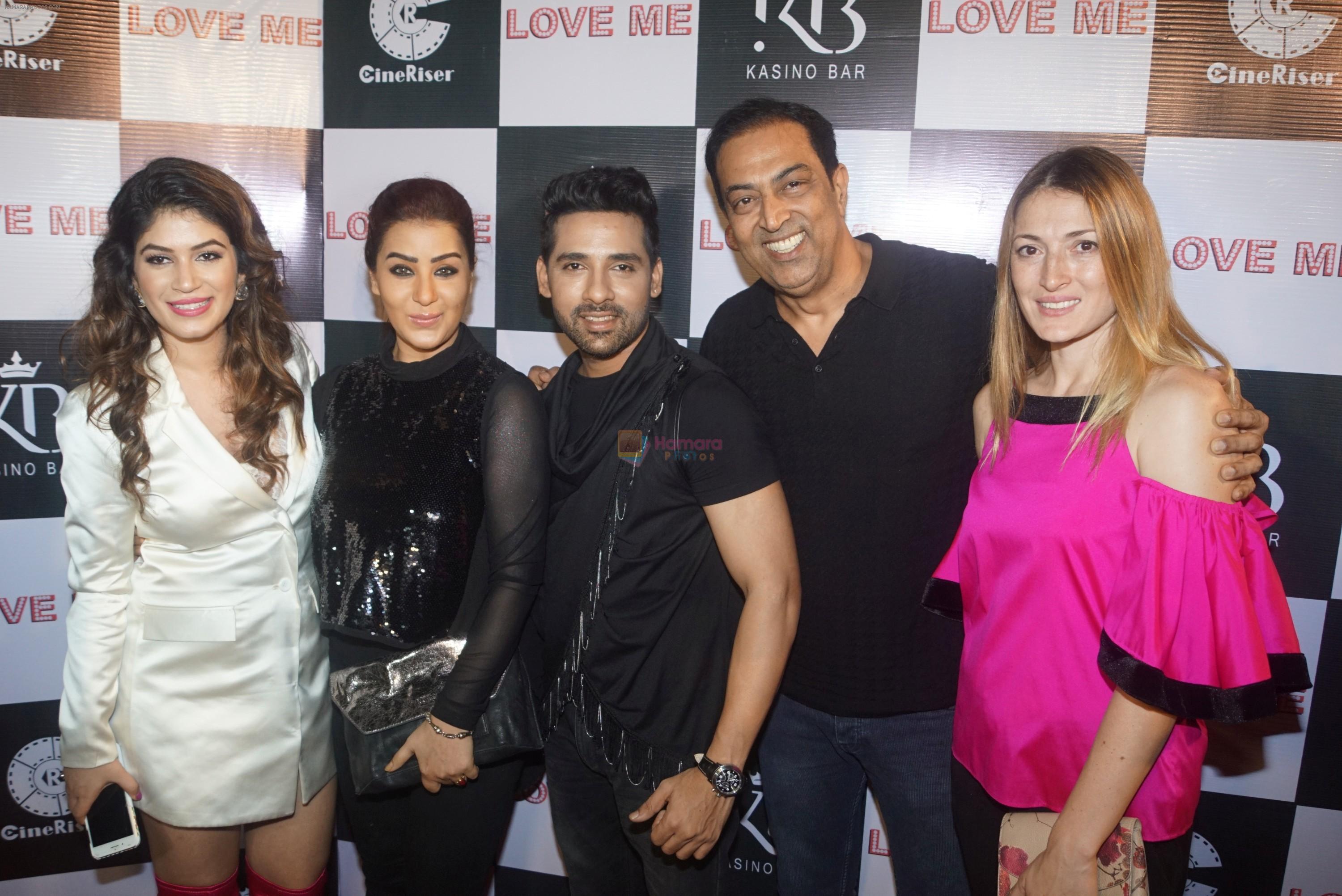 Vindu Dara Singh, Dina Umarova, Puneesh Sharma, Bandgi Kalra, Shilpa Shinde at the launch of Kasino Bar and Launch of Meet Bros song Love Me on 6th Aug 2018