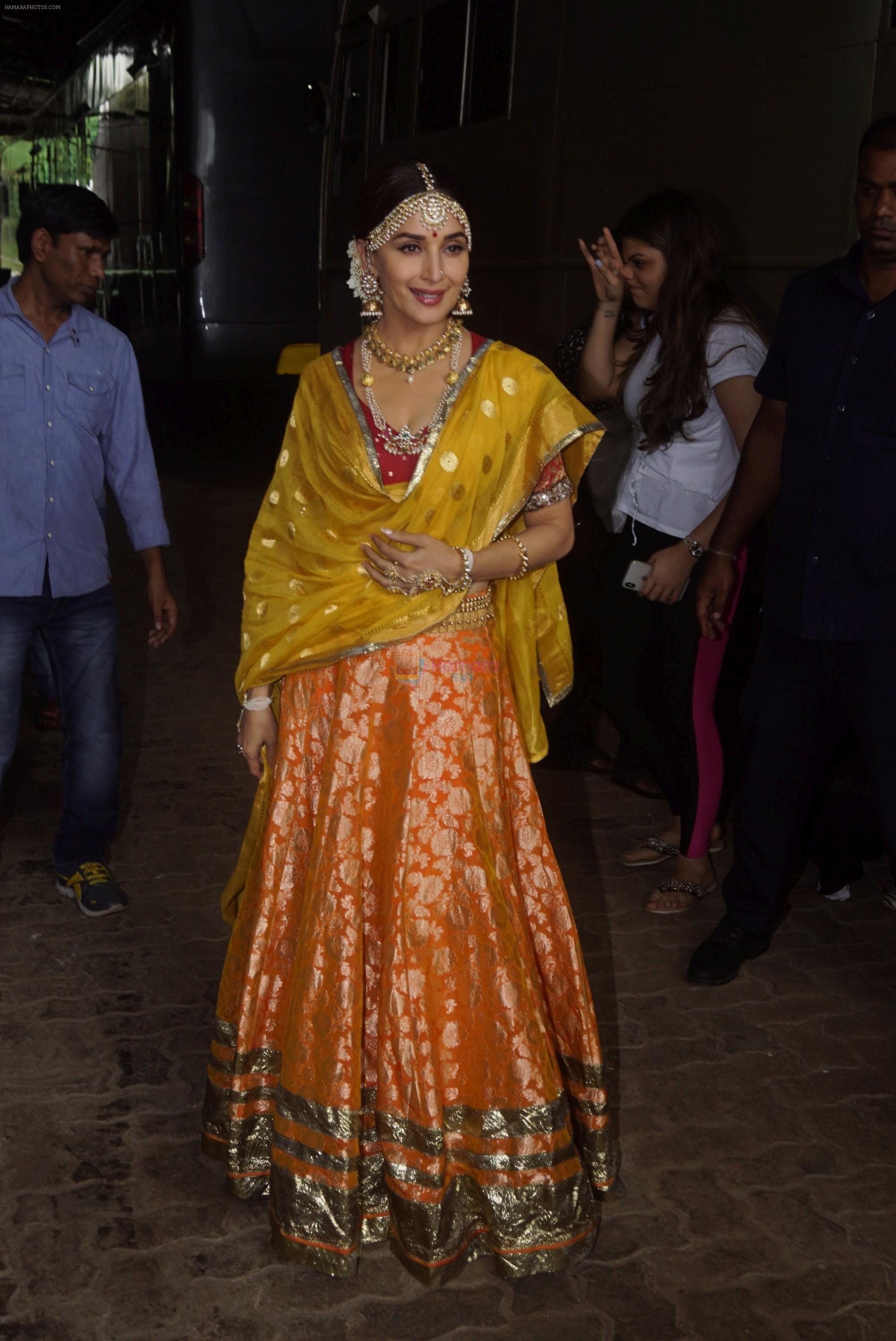 Madhuri Dixit on the sets of Dance Deewane on 13th Aug 2018