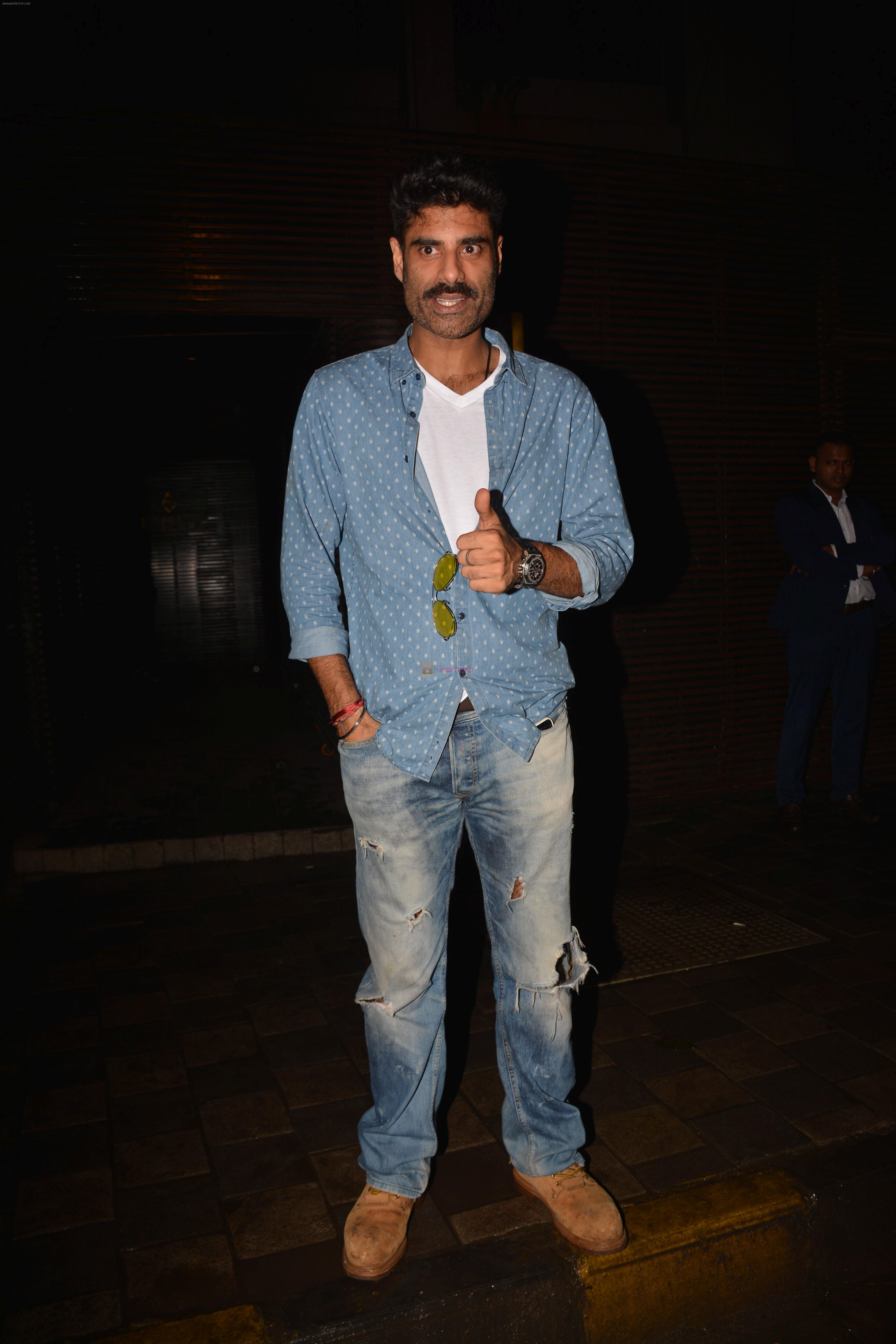 Sikander Kher spotted at Estella juhu on 17th Aug 2018