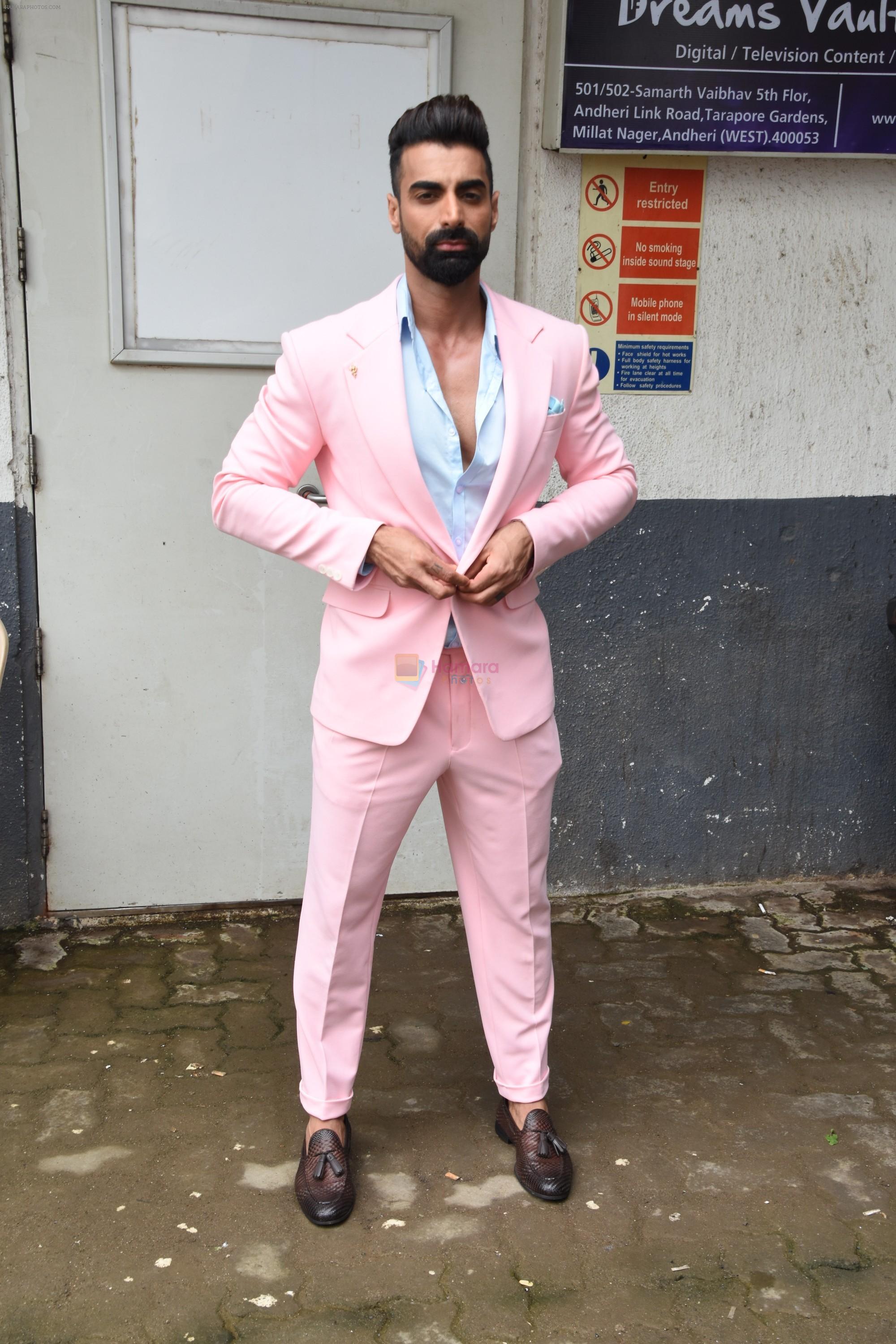 Tushar Kalia on the the sets of Colors Dance Deewane in filmcity on 20th Aug 2018