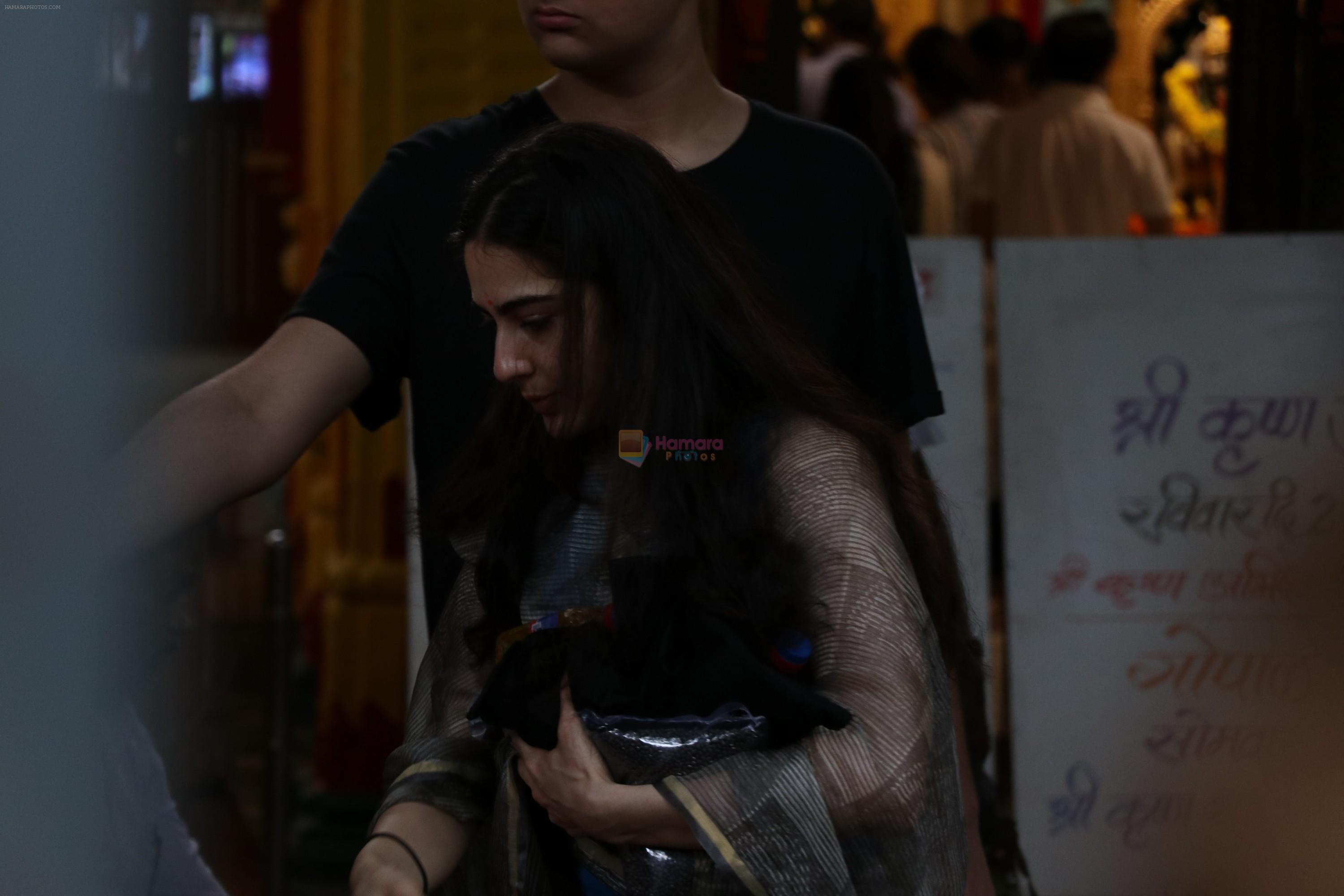 Sara Ali khan at Shani Mandir juhu on 25th Aug 2018