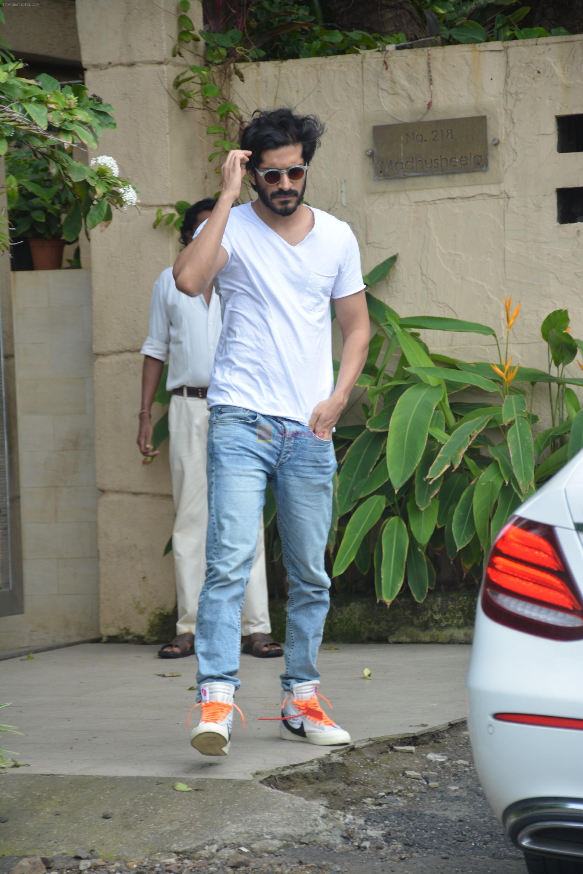 Harshvardhan Kapoor spotted at a clinic in bandra on 24th Aug 2018