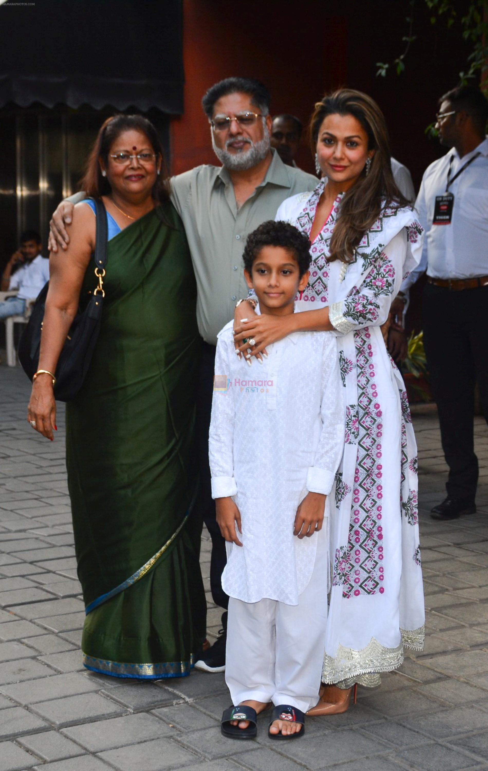 Amrita Arora at Ganpati celebrations in Arpita Khan's home in khar on 13th Sept 2018