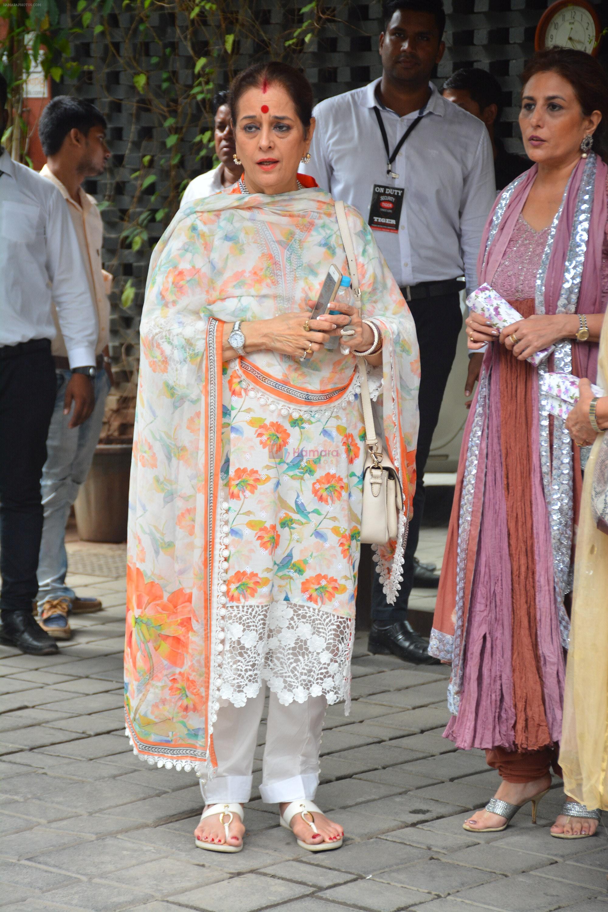Poonam Sinha at Arpita Khan's Ganpati Immersion at bandra on 14th Sept 2018