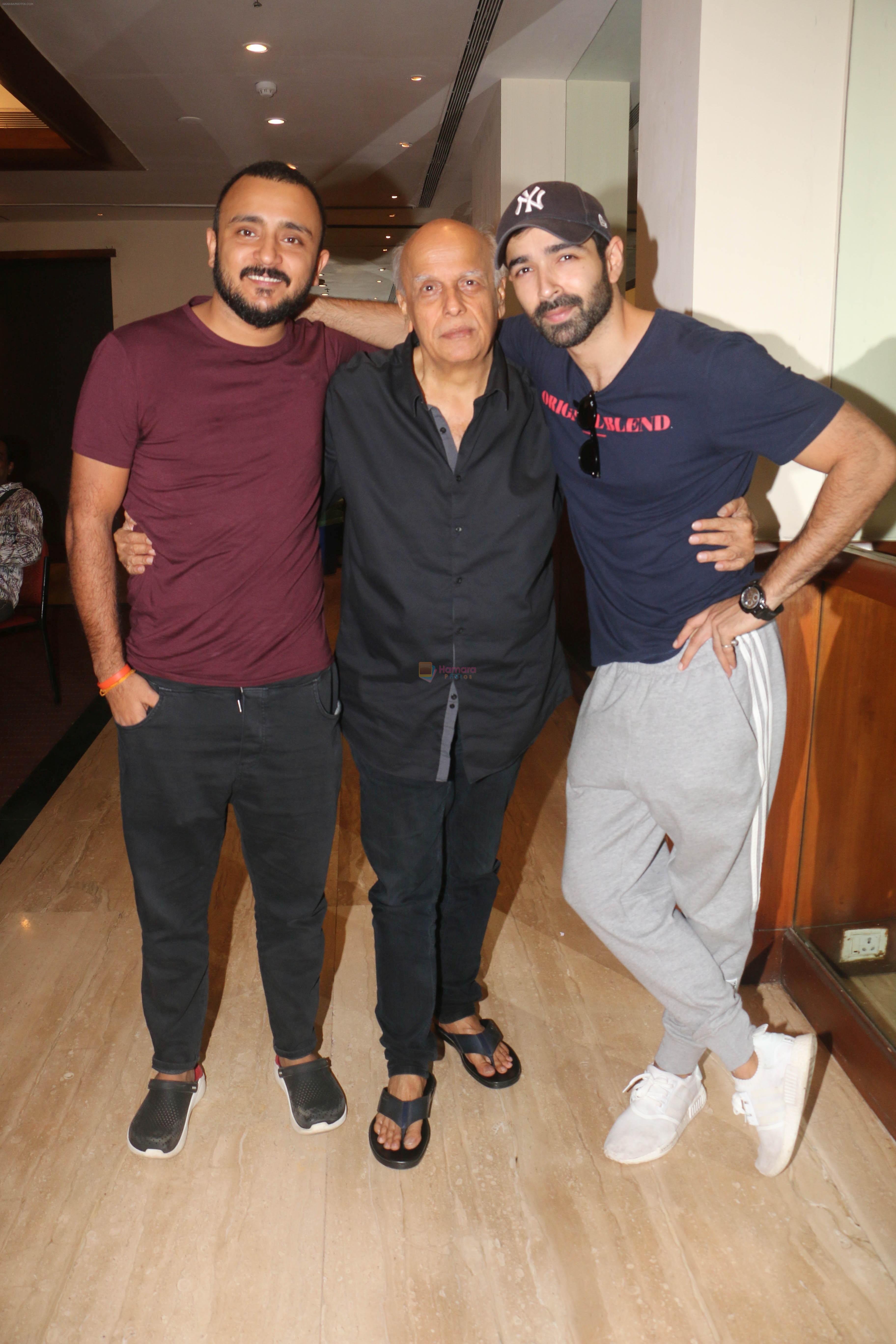 Mahesh Bhatt, Pushpdeep Bhardwaj, Varun Mitra at Media interactions for the film Jalebi at Raheja Classic club andheri on 8th Oct 2018