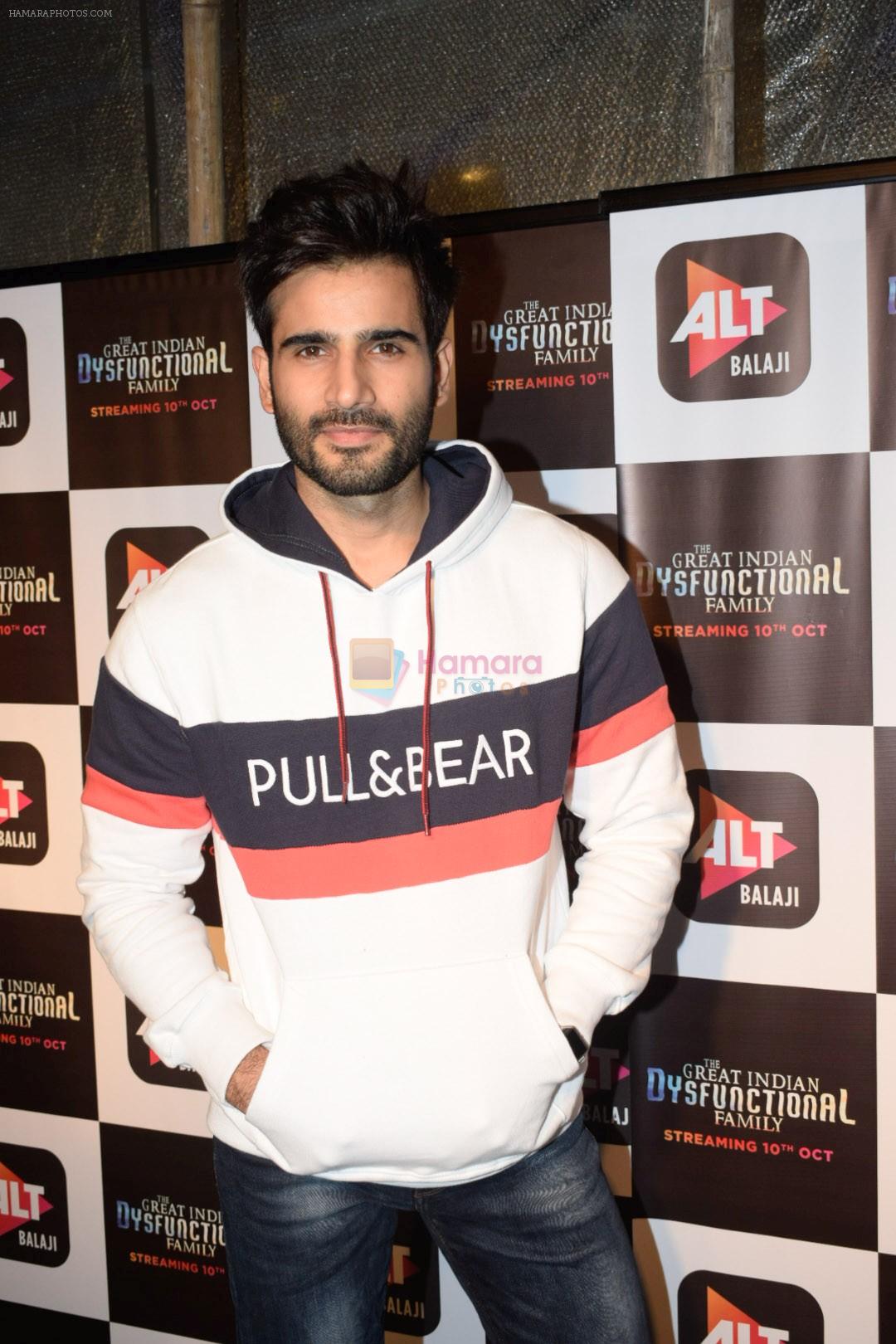 Karan Tacker at the Screening of Alt Balaji's new web series The Dysfunctional Family in Sunny Super Sound juhu on 10th Oct 2018