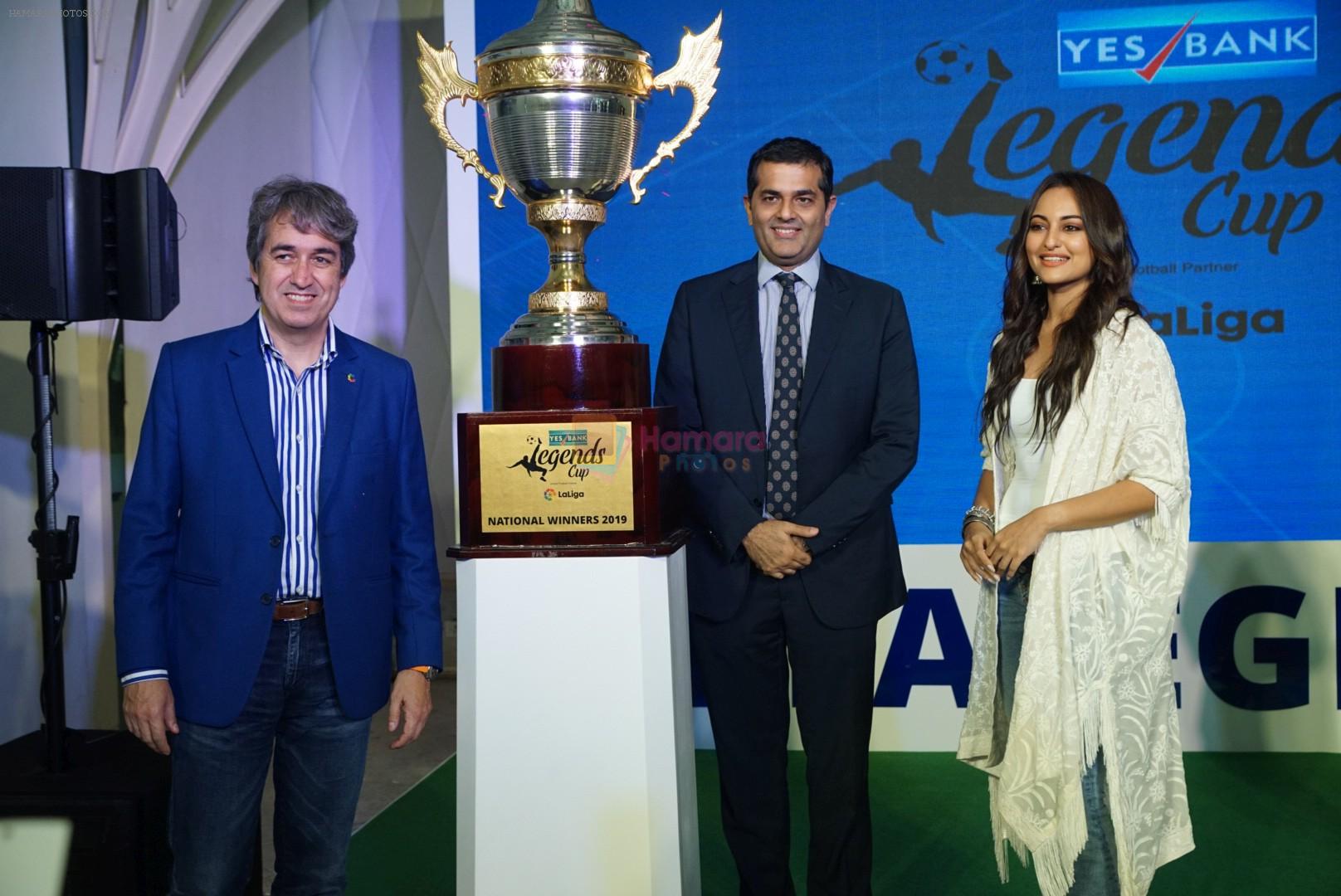 Sonakshi Sinha at the launch of india's largest corporate football tournament Legends Cup in Tote racecourse on 9th Oct 2018