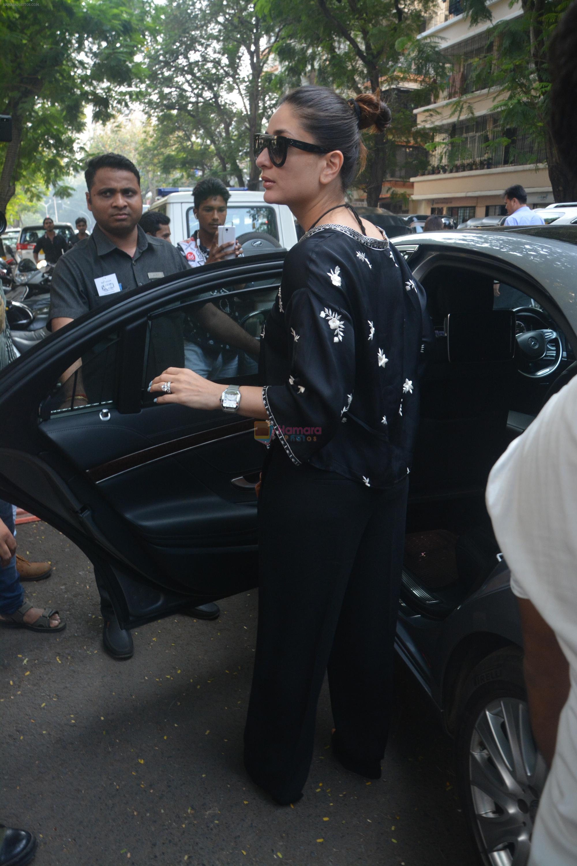 Kareena Kapoor spotted at hakkasan Bandra on 19th Oct 2018