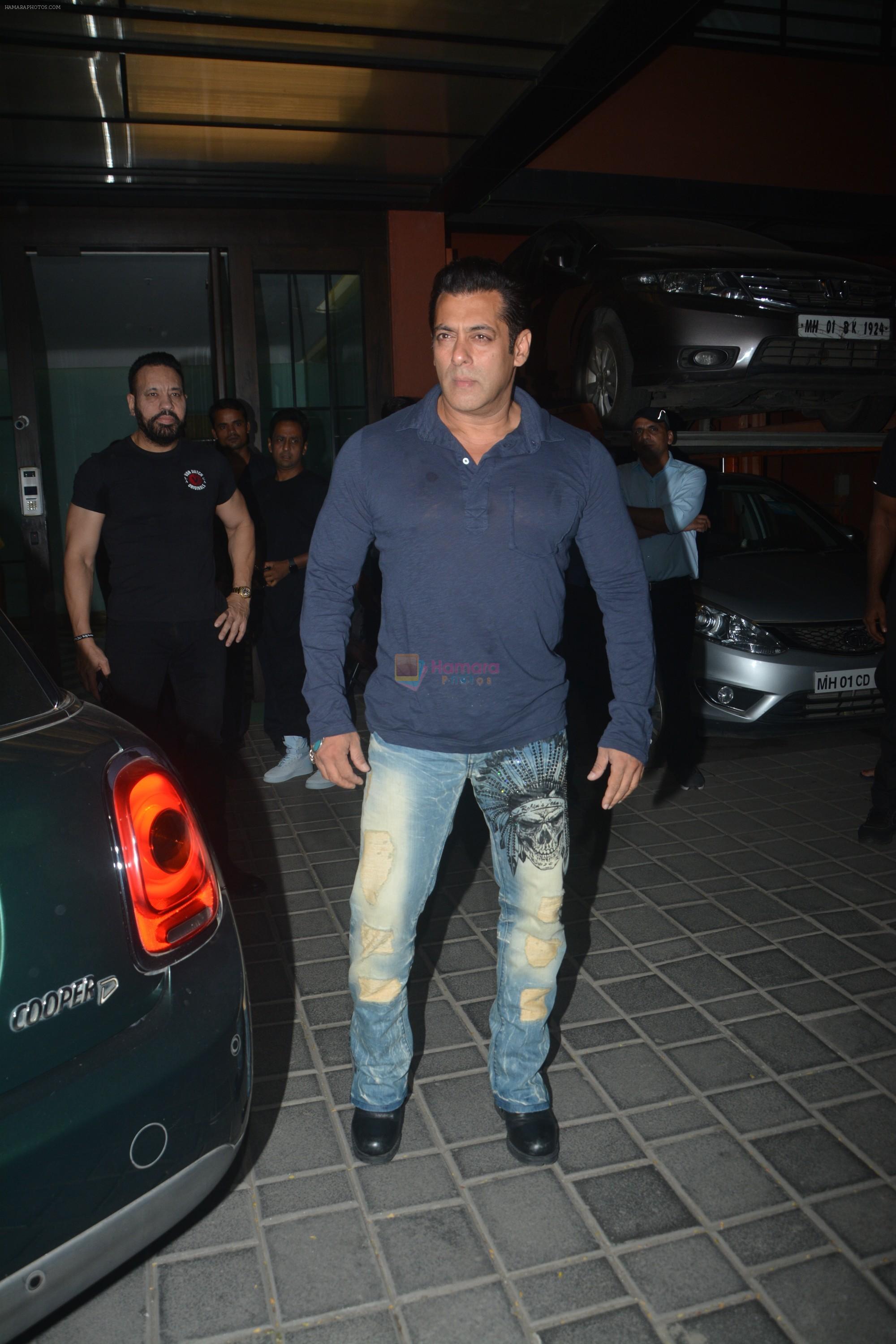 Salman Khan at Aayush Sharma Birthday Party on 25th Oct 2018