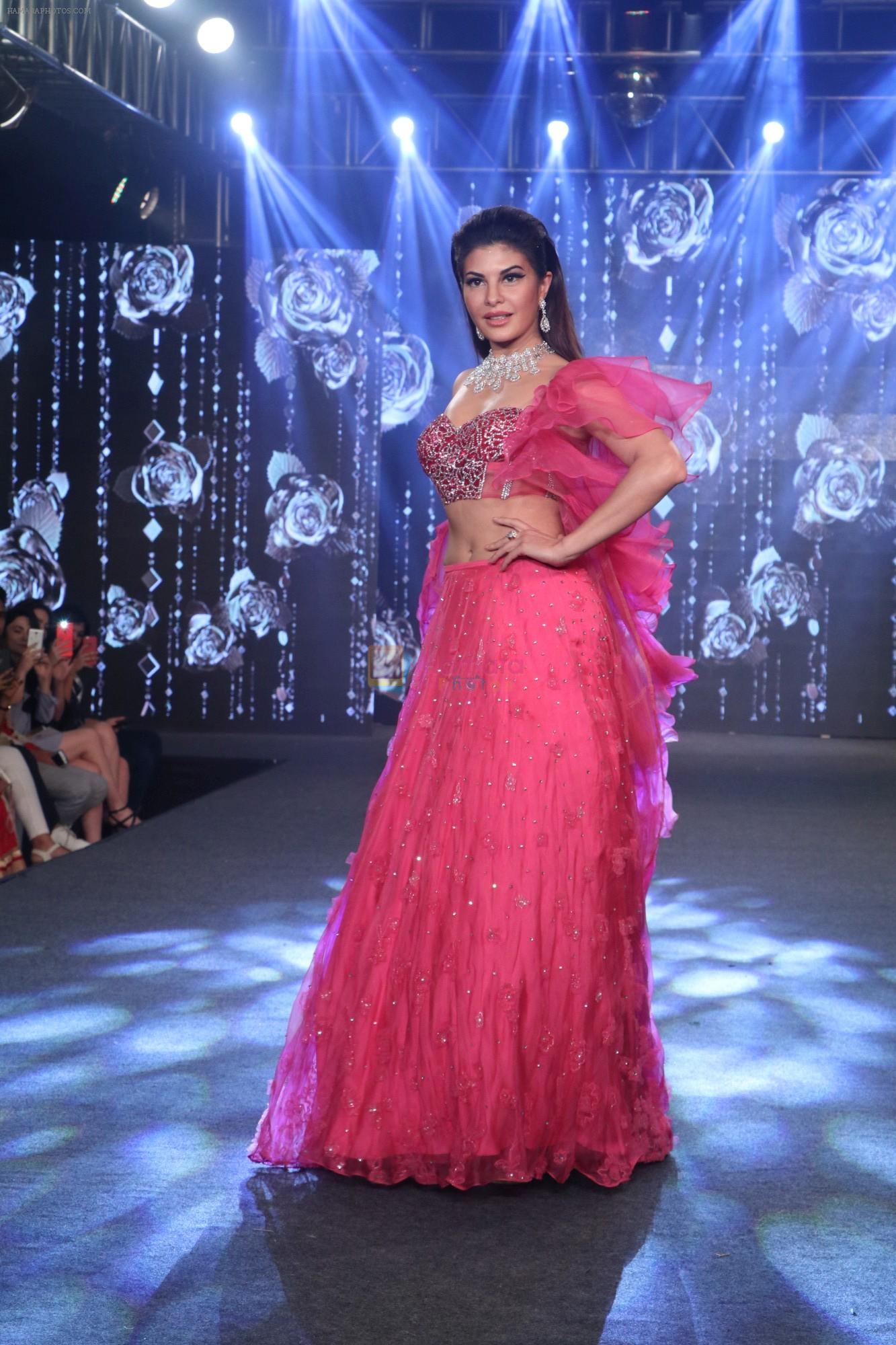 Jacqueline Fernandez The Ramp As ShowStopper For Designer Shehlaa Khan At The Wedding Junction Show on 28th Oct 2018