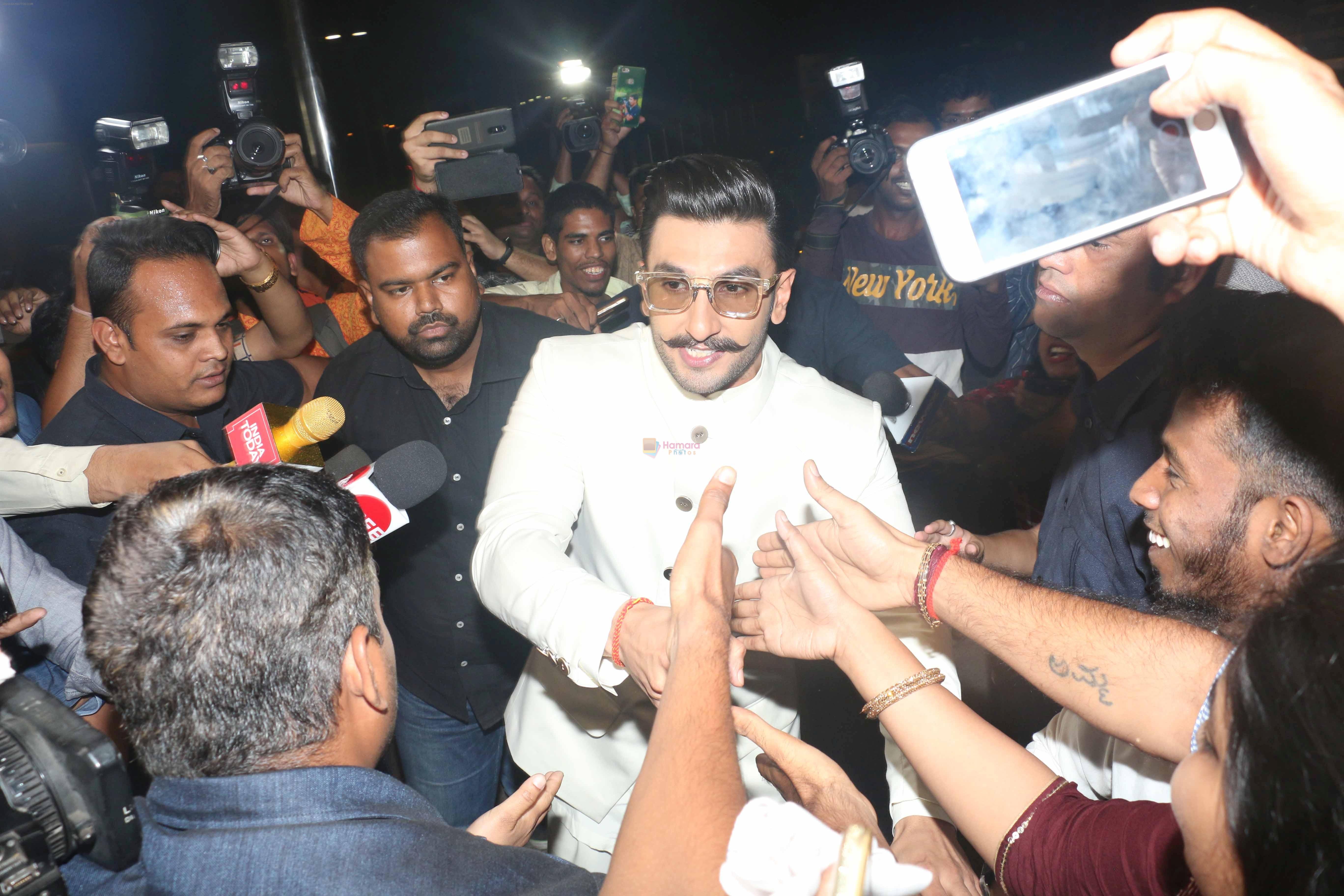 Ranveer Singh At Mumbai Airport As They Leave For Thier Wedding In Italy on 10th Nov 2018