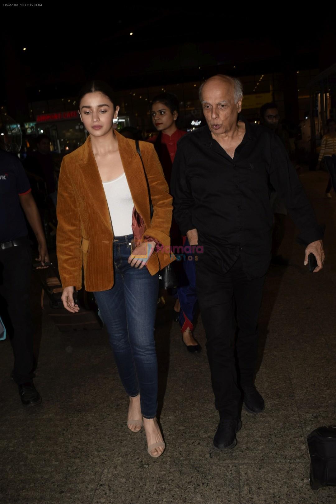 Alia Bhatt, Mahesh Bhatt spotted at airport on 11th Nov 2018