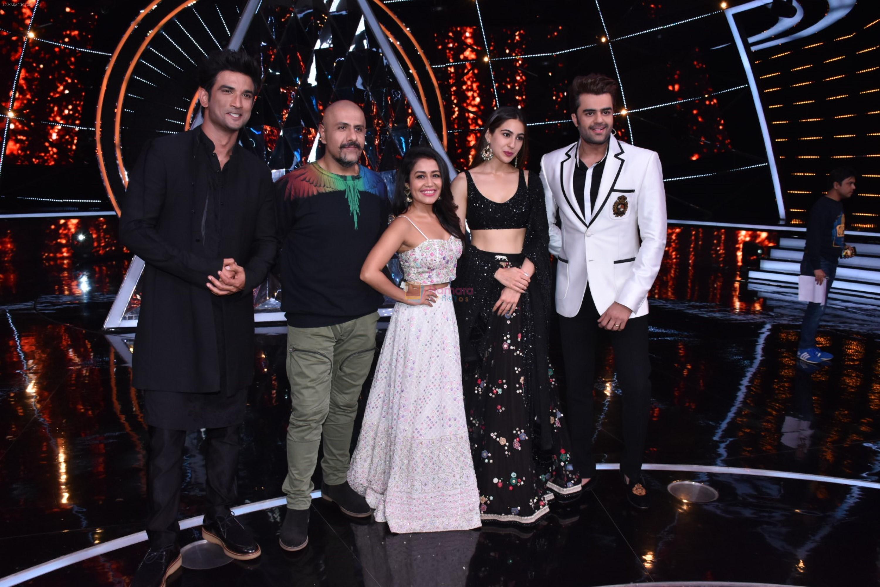 Sara ali khan, Sushant singh Rajput, Neha Kakkar, Manish Paul, Vishal Dadlani at Indian Idol 10 on 12th Nov 2018