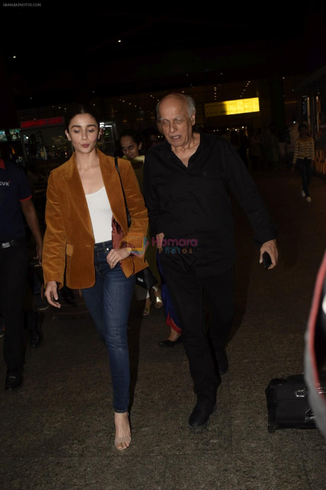 Alia Bhatt, Mahesh Bhatt spotted at airport on 11th Nov 2018