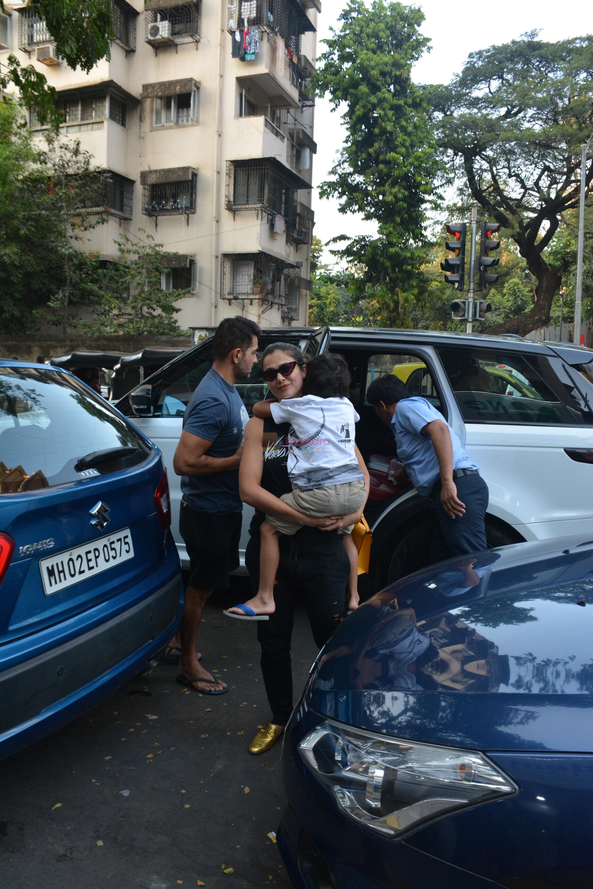 Amrita Arora with family spotted at bandra on 17th Nov 2018