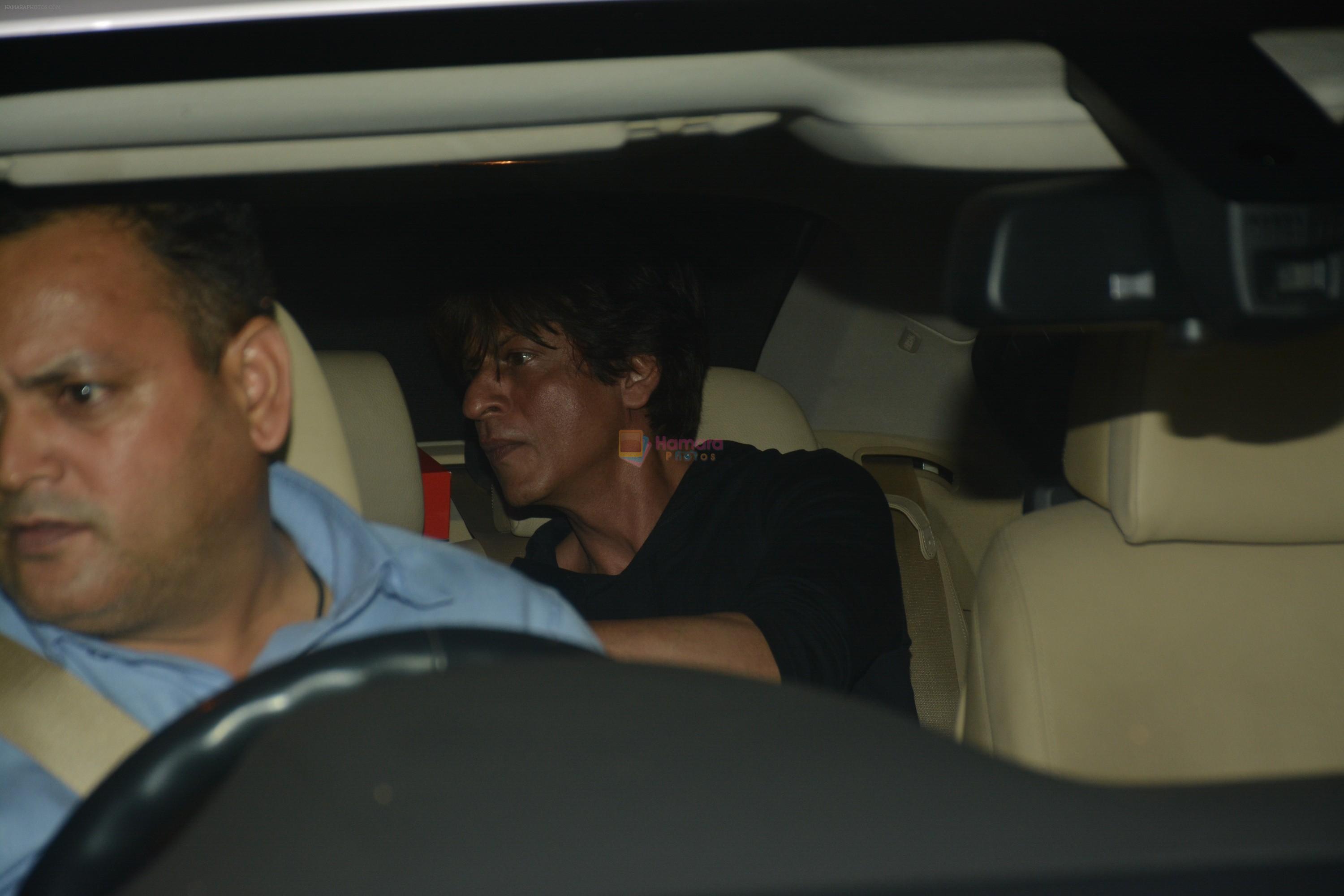 Shahrukh Khan spotted at dubbing studio in bandra on 19th Nov 2018