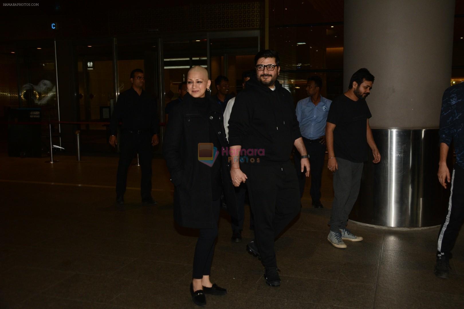 Goldie Behl with Sonali Bendre returns from USA after her treatment on 2nd Dec 2018