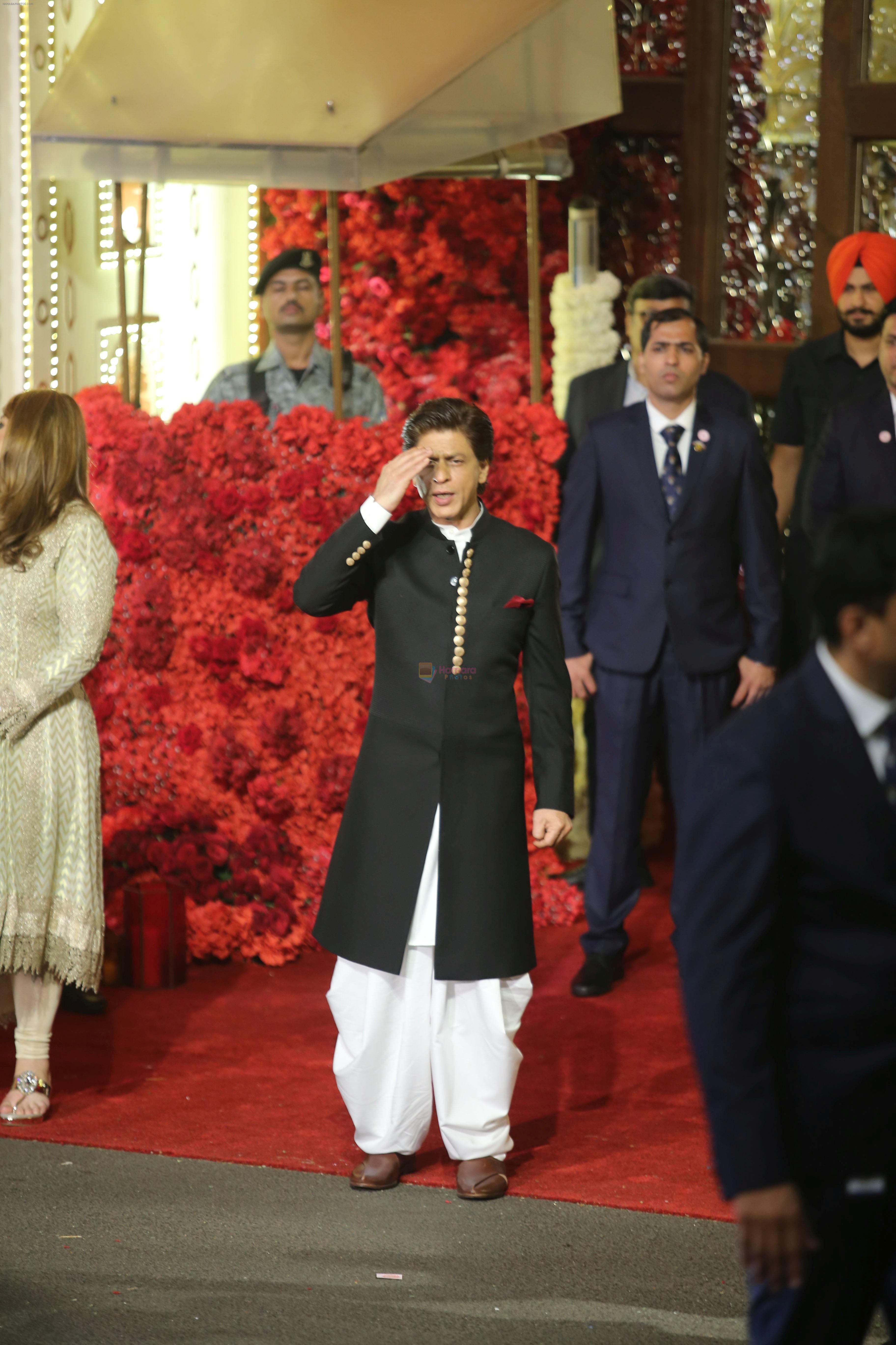 Shah Rukh Khan at Isha Ambani and Anand Piramal's wedding on 12th Dec 2018