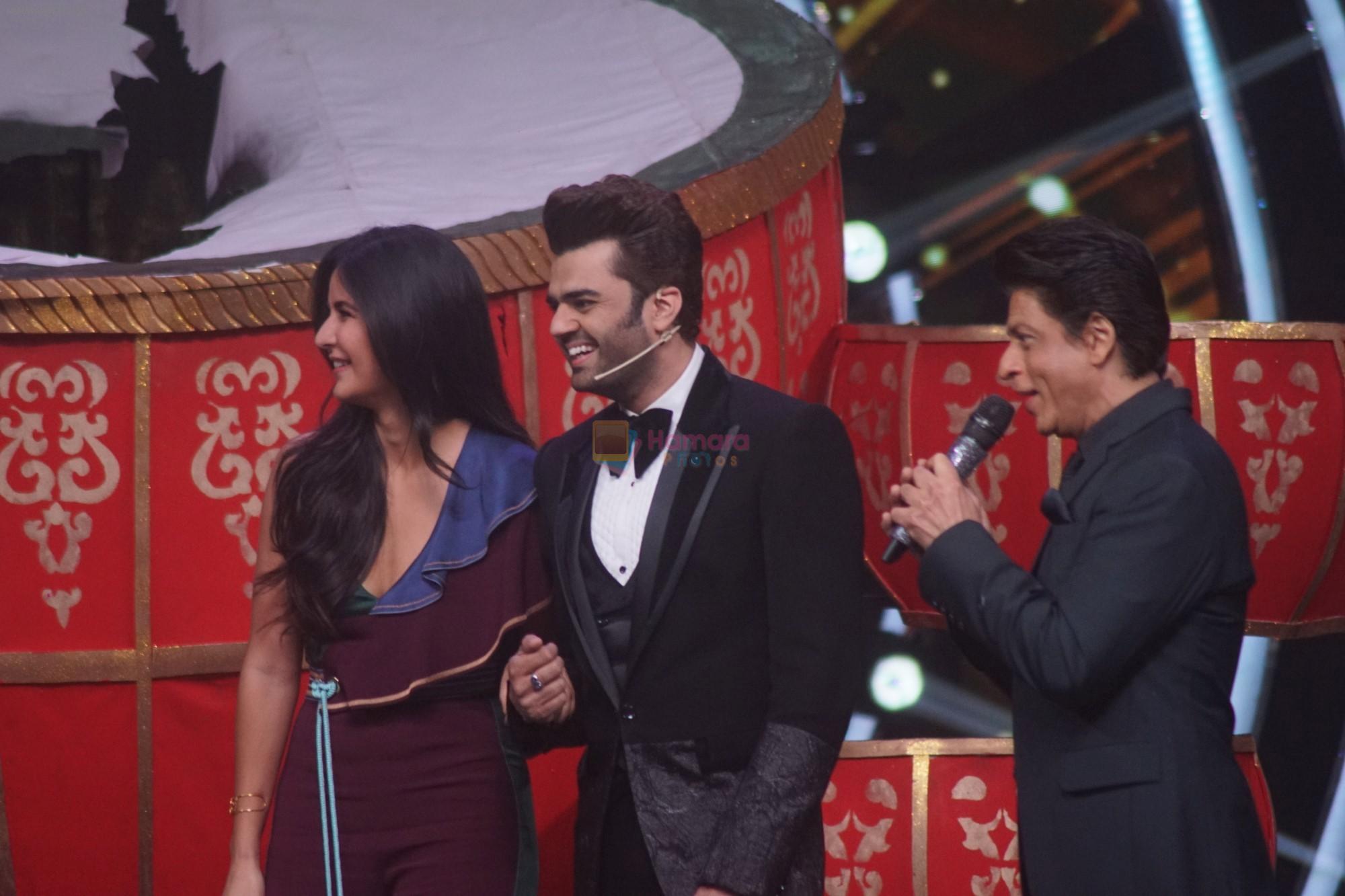 Katrina Kaif, Shah Rukh Khan with team Zero on the sets of Indian Idol Grand Finale in Yashraj Studio, Andheri on 19th Dec 2018