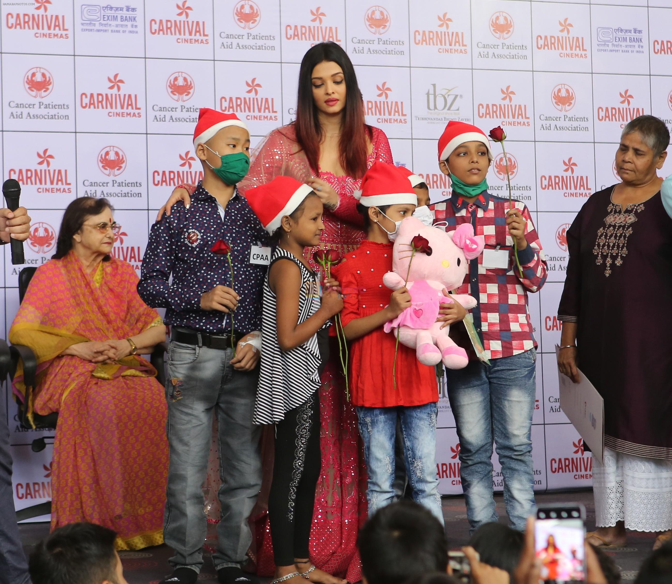 Aishwarya Rai Bachchan celebrates Christmas with Cancer patients in Carnival cinemas in Wadala on 25th Dec 2018