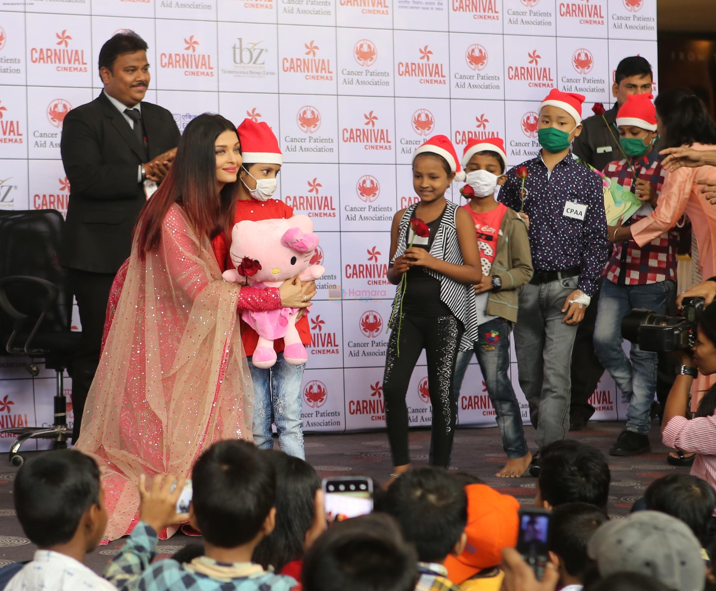 Aishwarya Rai Bachchan celebrates Christmas with Cancer patients in Carnival cinemas in Wadala on 25th Dec 2018