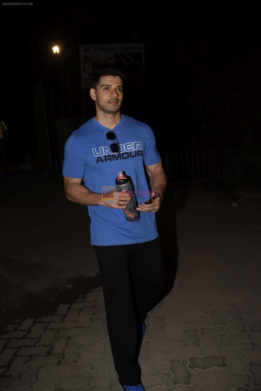 Sooraj Pancholi spotted at gym in juhu on 2nd Jan 2019