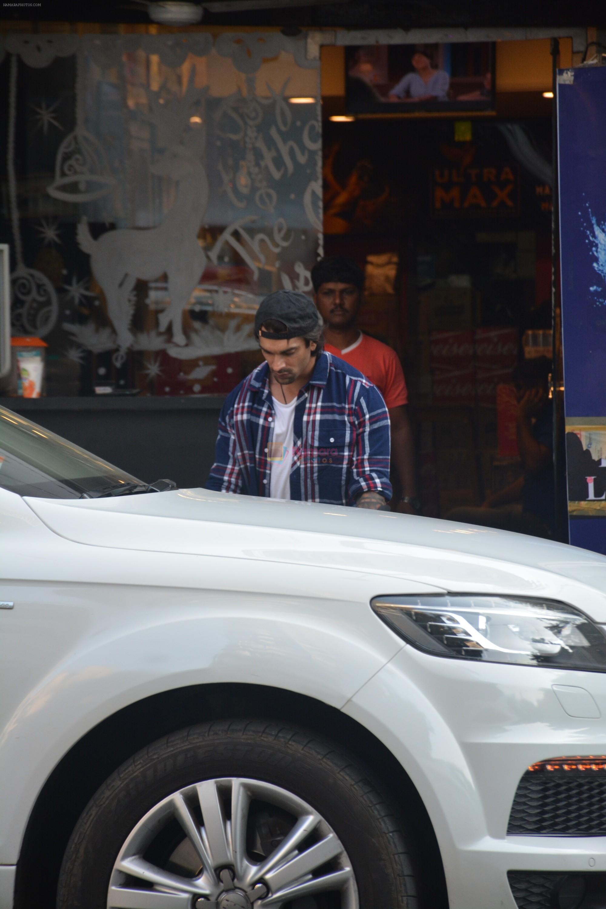 Karan Singh Grover Spotted At Bandra