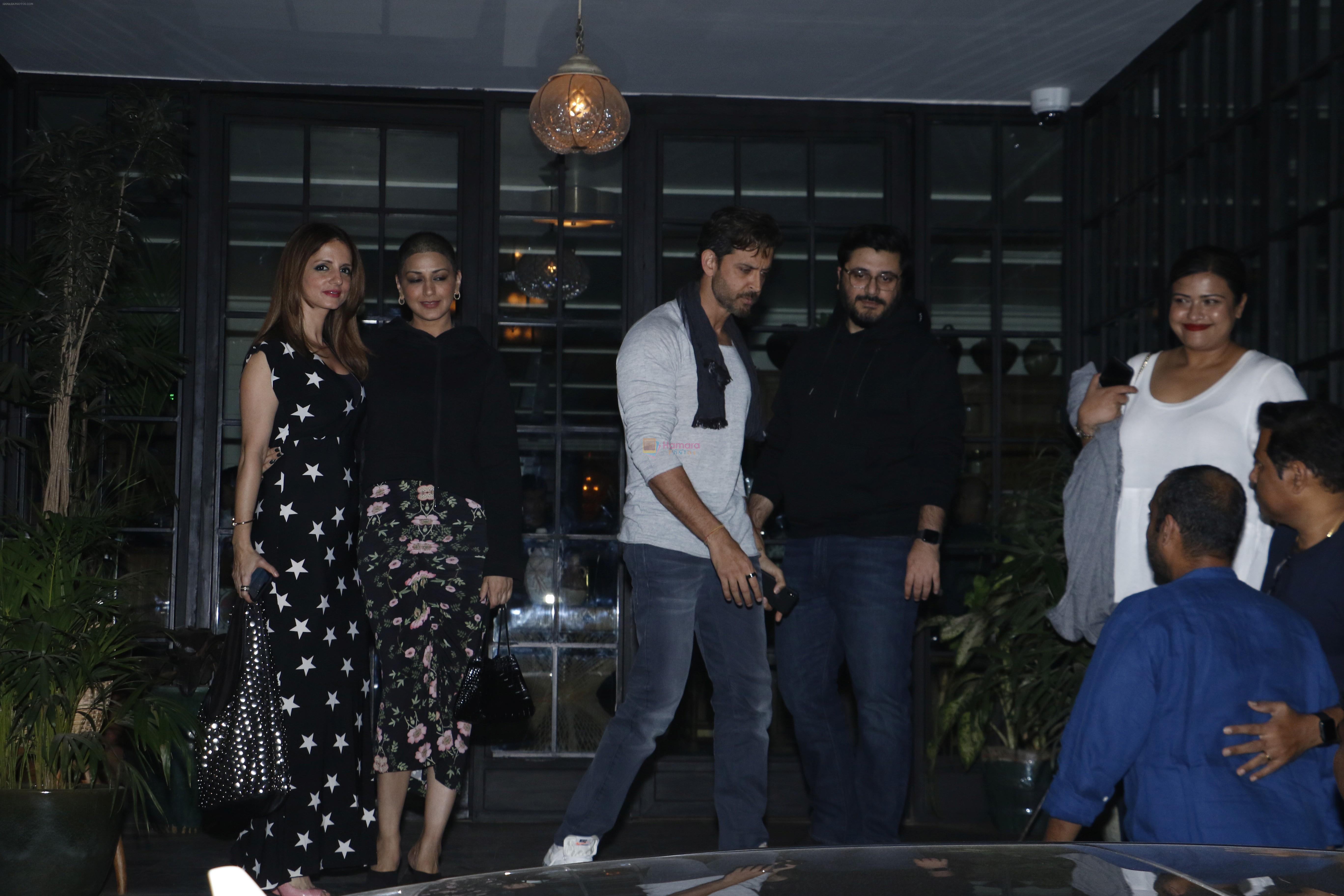 Suzanne Khan, Sonali Bendre, Hrithik Roshan, Goldie Behl at Hrithik Roshan birthday celebration at Soho House juhu on 10th Jan 2019