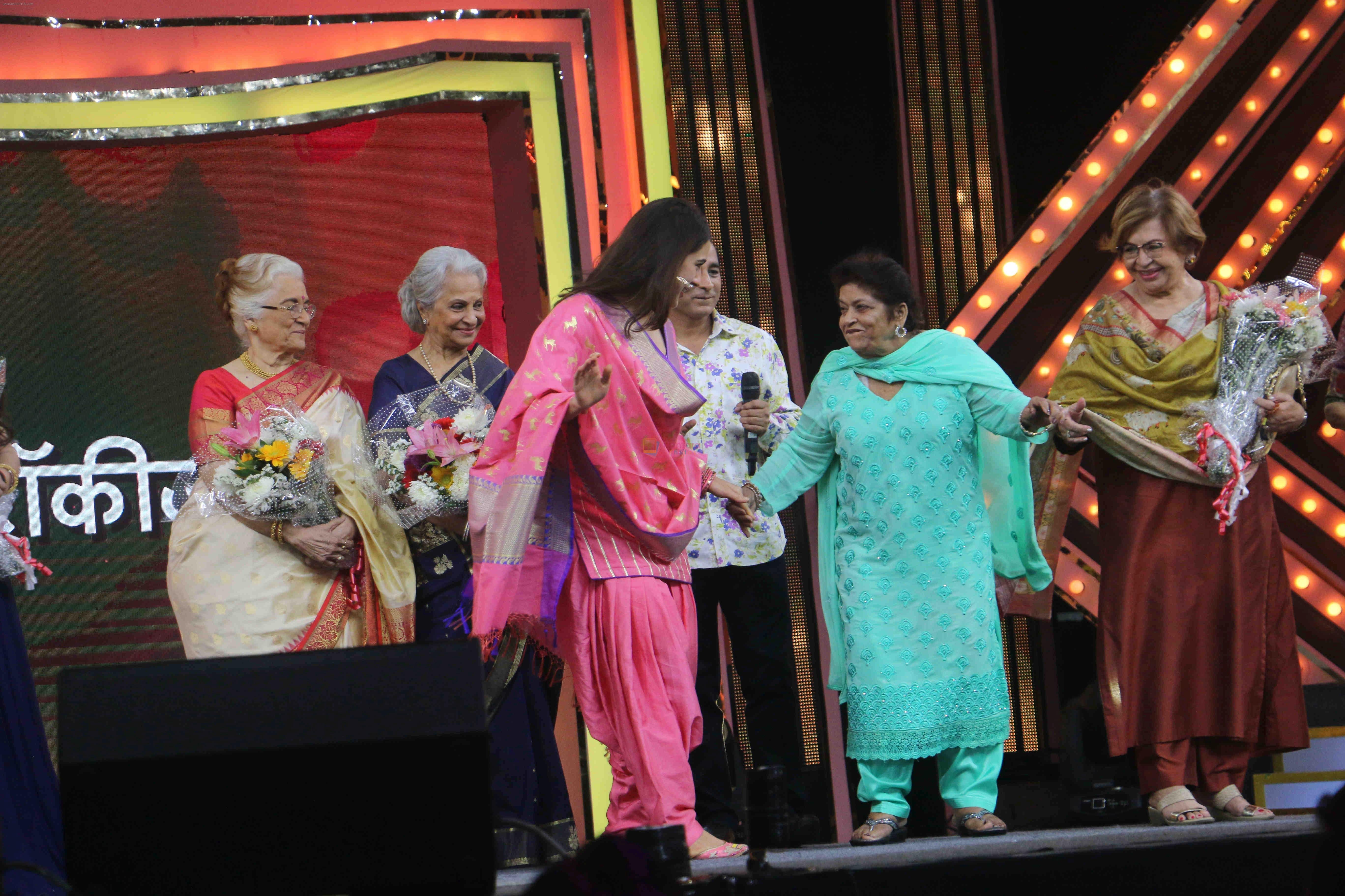 Asha Parekh, Zeenat Aman, Sara Ali Khan, Waheeda Rehman, Jaya Prada, Saroj Khan, Helen At The Red Carpet Of Marathi Tarka on 14th Jan 2019