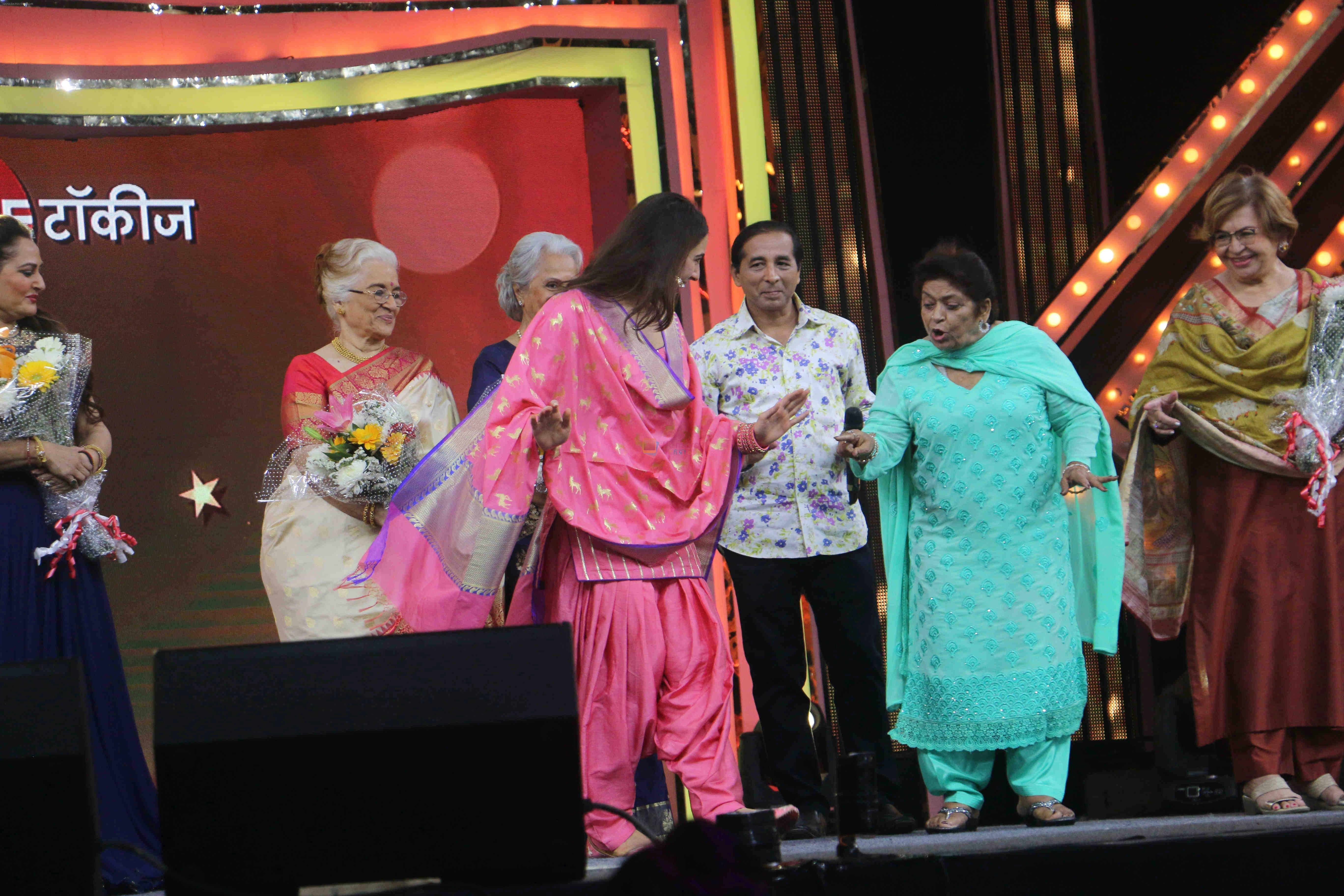 Asha Parekh, Zeenat Aman, Sara Ali Khan, Waheeda Rehman, Jaya Prada, Saroj Khan, Helen At The Red Carpet Of Marathi Tarka on 14th Jan 2019