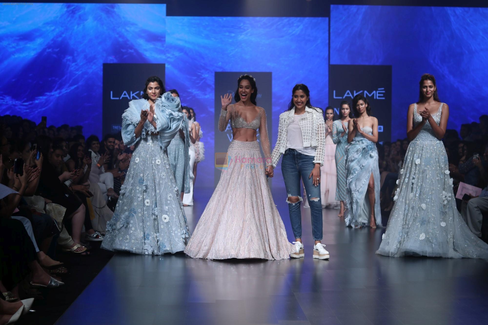 Lisa Haydon walk the ramp for Shehla Khan at Lakme Fashion Week 2019  on 3rd Feb 2019