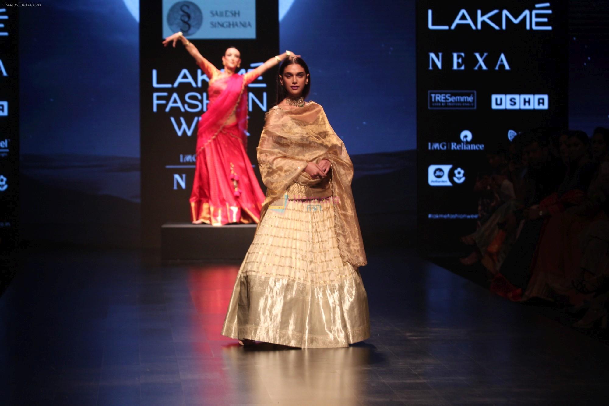 Aditi Rao Hydari walk the ramp for Latha Sailesh Singhania Show at Lakme Fashion Week 2019  on 3rd Feb 2019