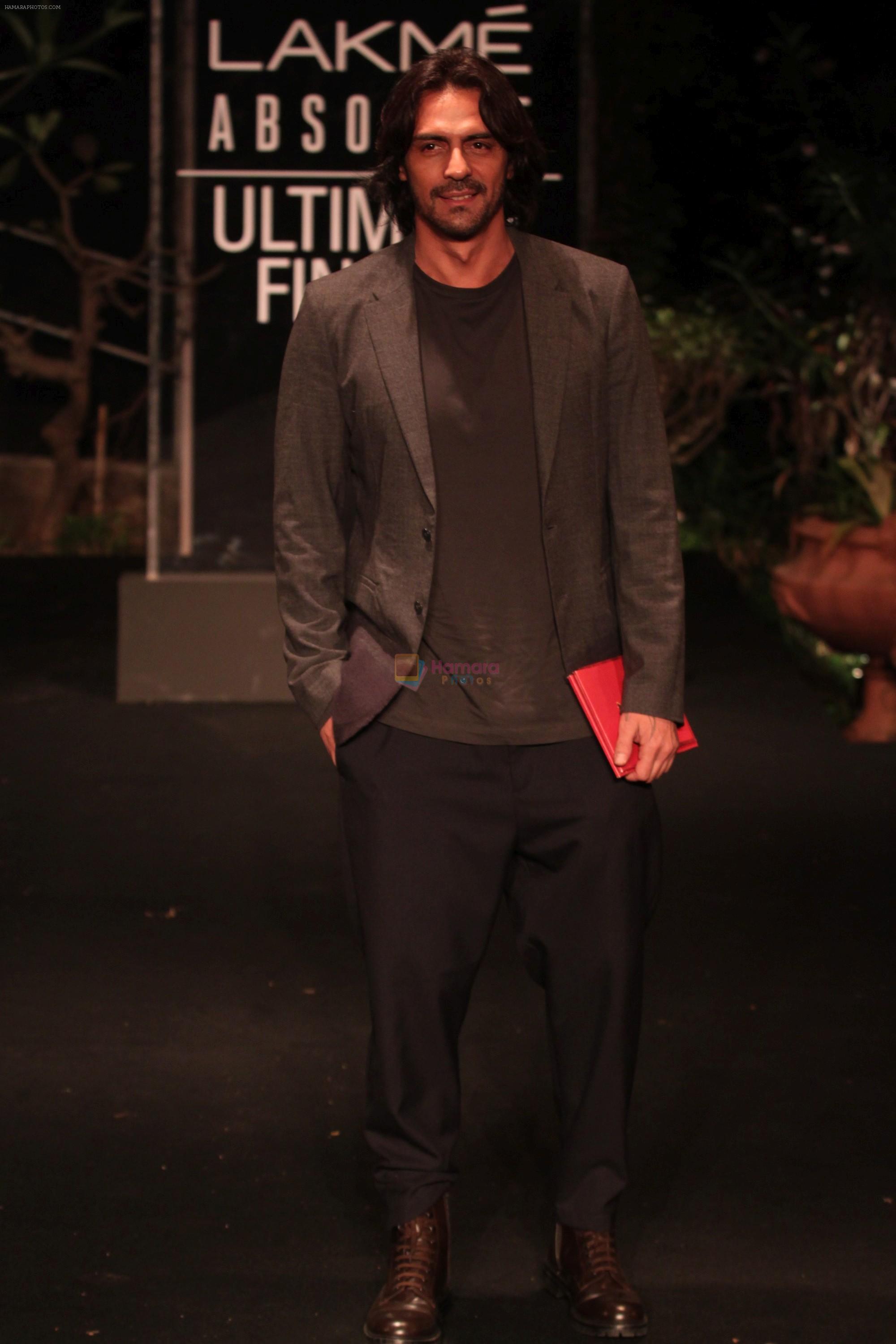 Arjun Rampal on Day 5 at Lakme Fashion Week 2019  on 3rd Feb 2019