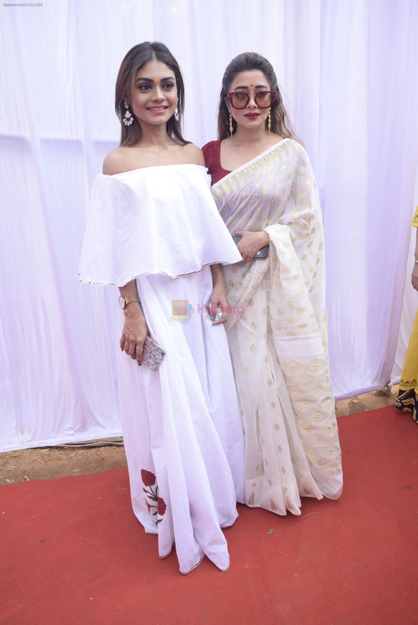 Tina Dutta at Saraswati pujan at Anurag Basu's house in goregaon on 10th Feb 2019