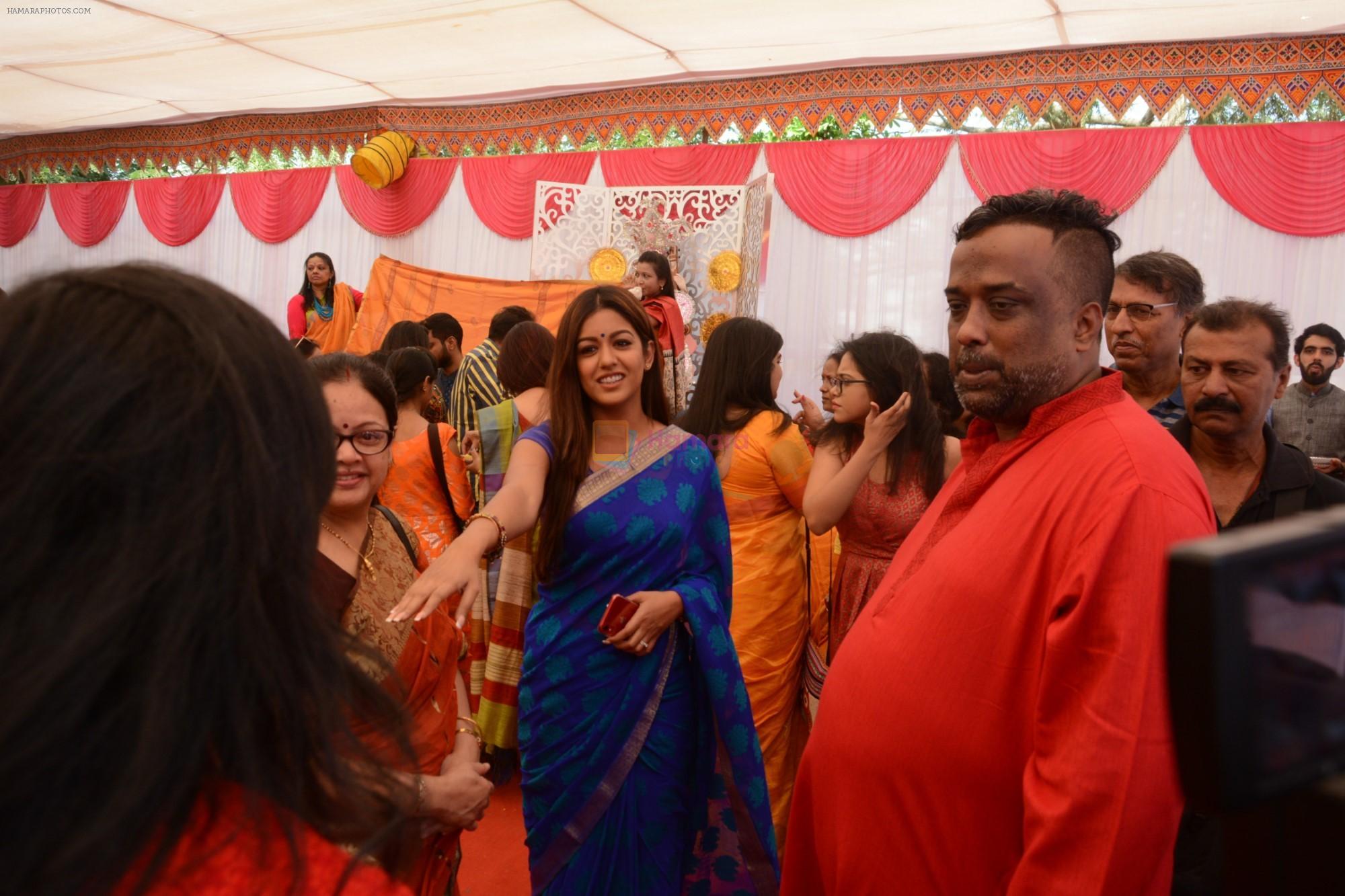 Ishita Dutta at Saraswati pujan at Anurag Basu's house in goregaon on 10th Feb 2019