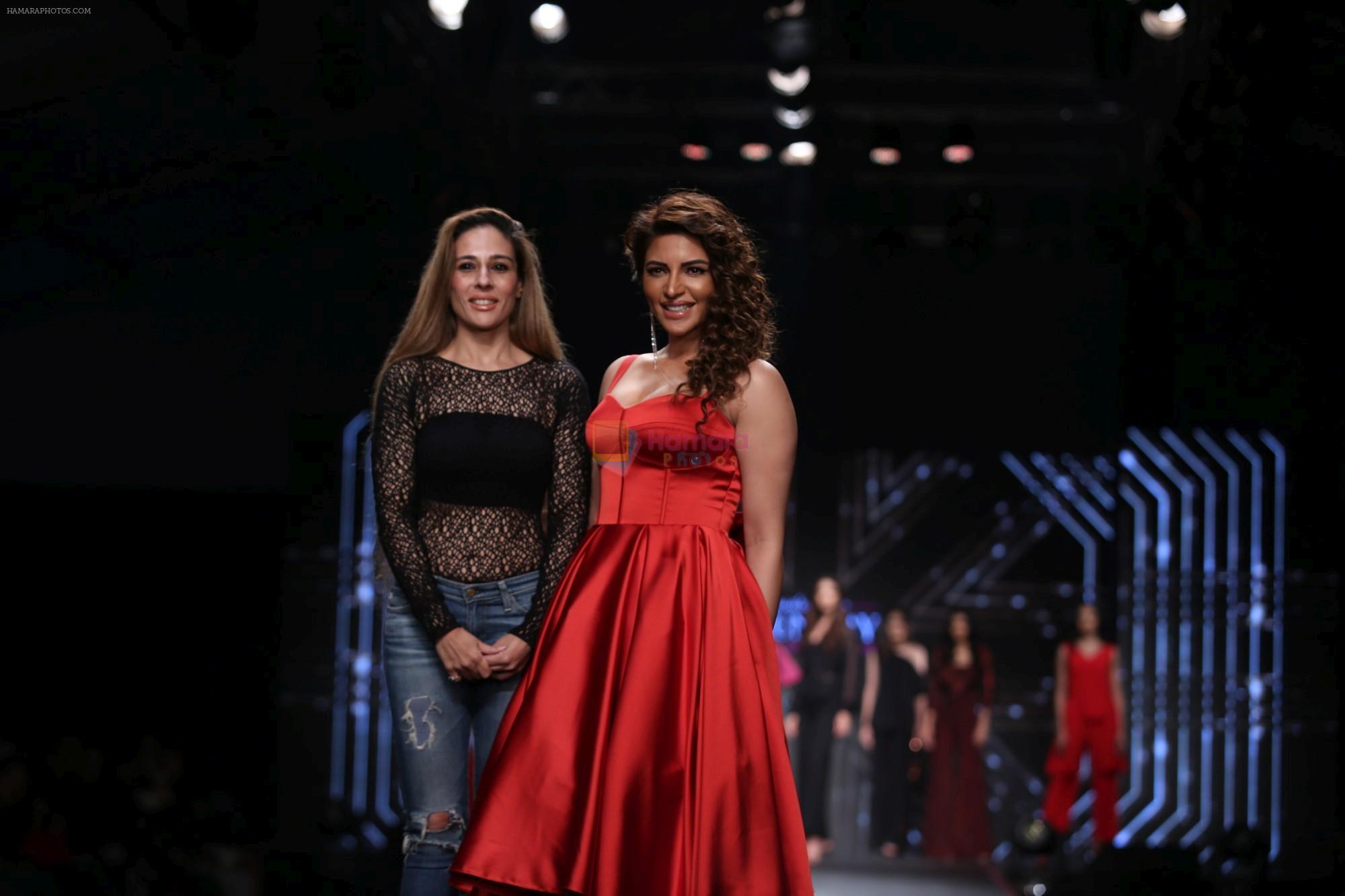 at Smile Foundation & Designer Sailesh Singhania fashion show for the 13th edition of Ramp for Champs at the race course in mahalxmi on 13th Feb 2019