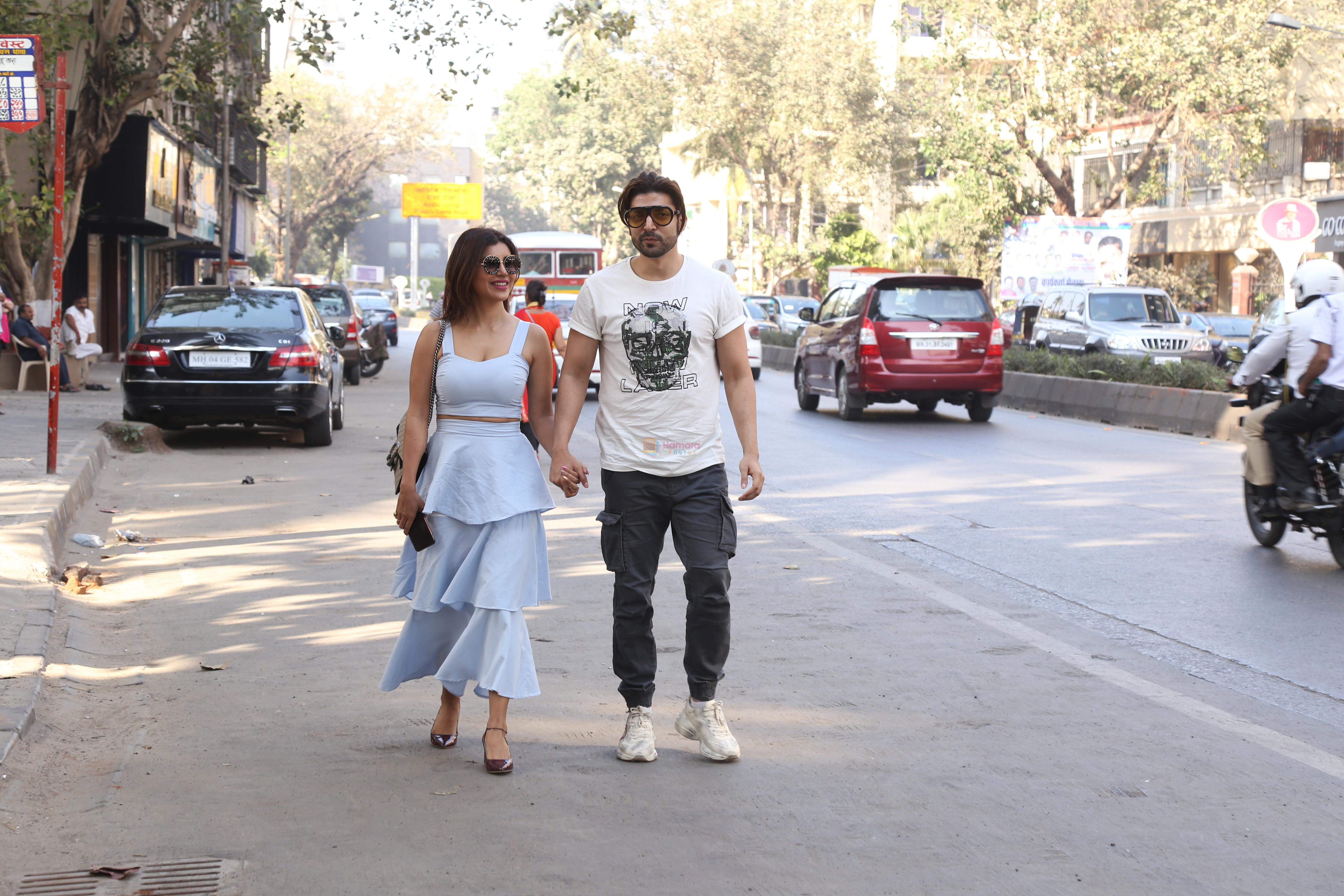 Gurmeet Chaudhary & wife spotted at juhu on 17th Feb 2019