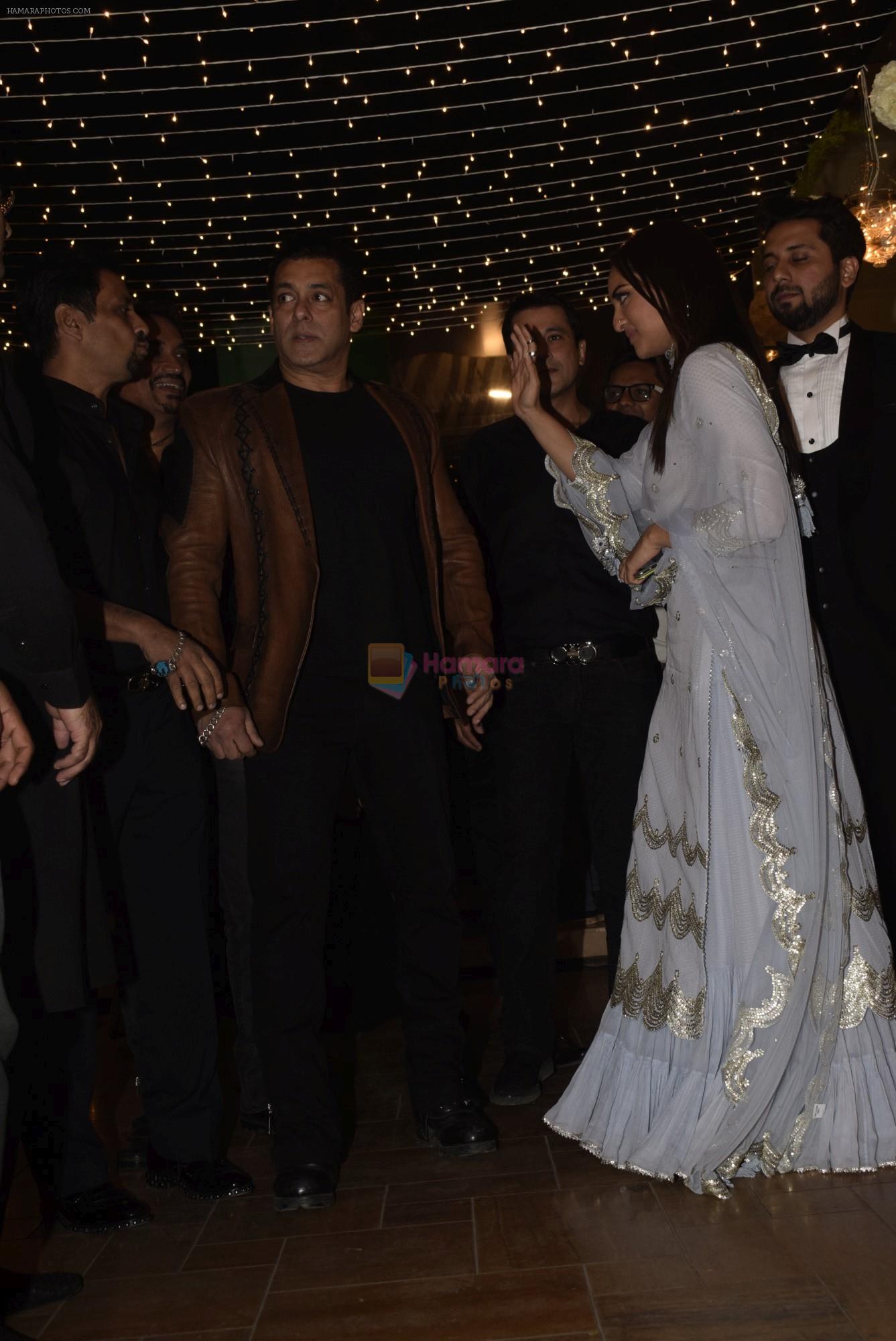 Salman Khan at Sonakshi Sinha's wedding reception in four bungalows, andheri on 17th Feb 2019